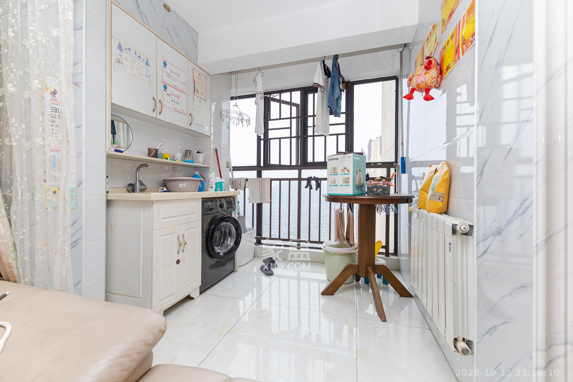 龙湖湘风原著(龙湖湘风星城) 3室2厅1卫 65.0万 龙湖湘风原著(龙湖湘风星城) 3室2厅1卫 65.0万阳台