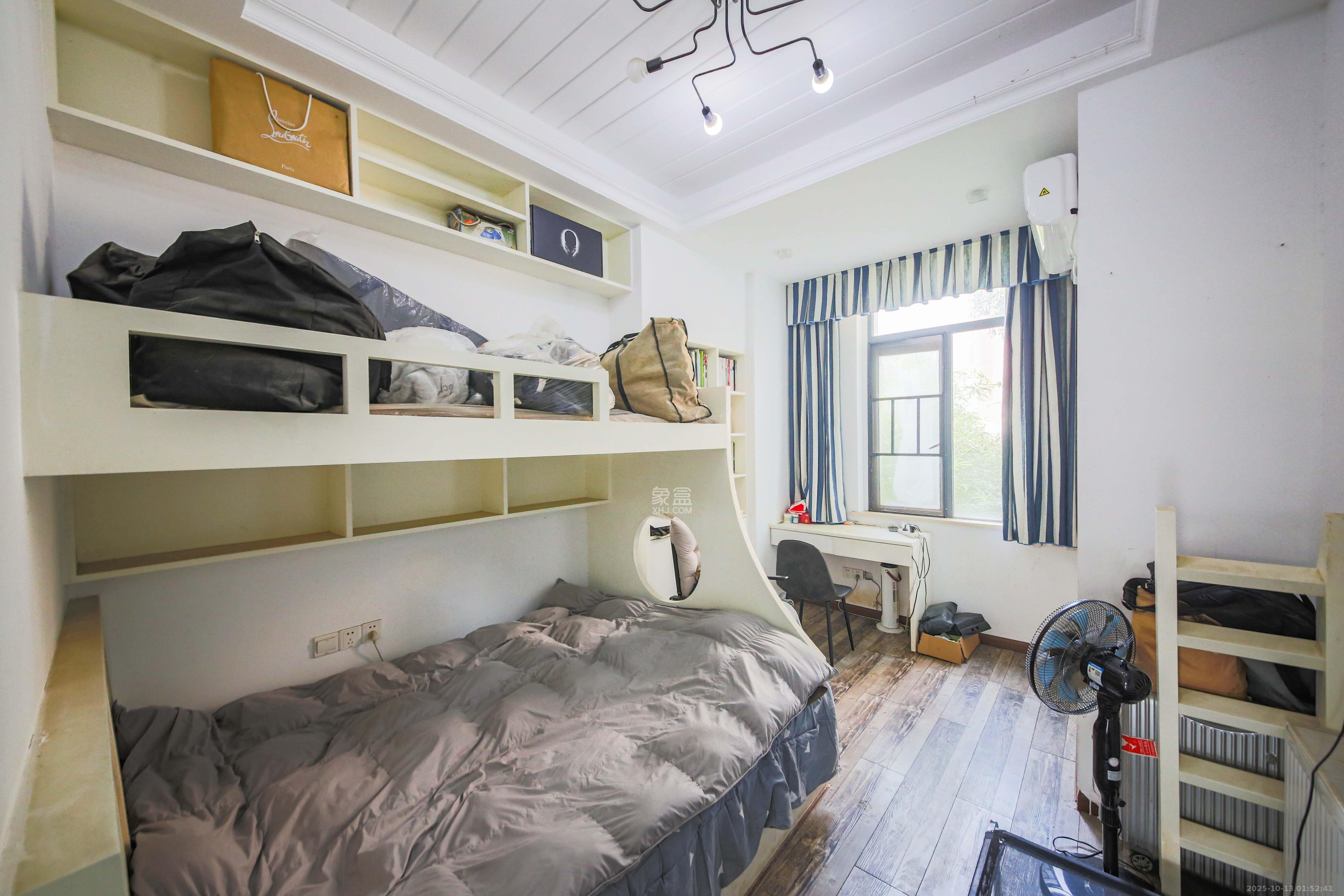 奥林匹克花园  2室1厅1卫    95.0万卧室