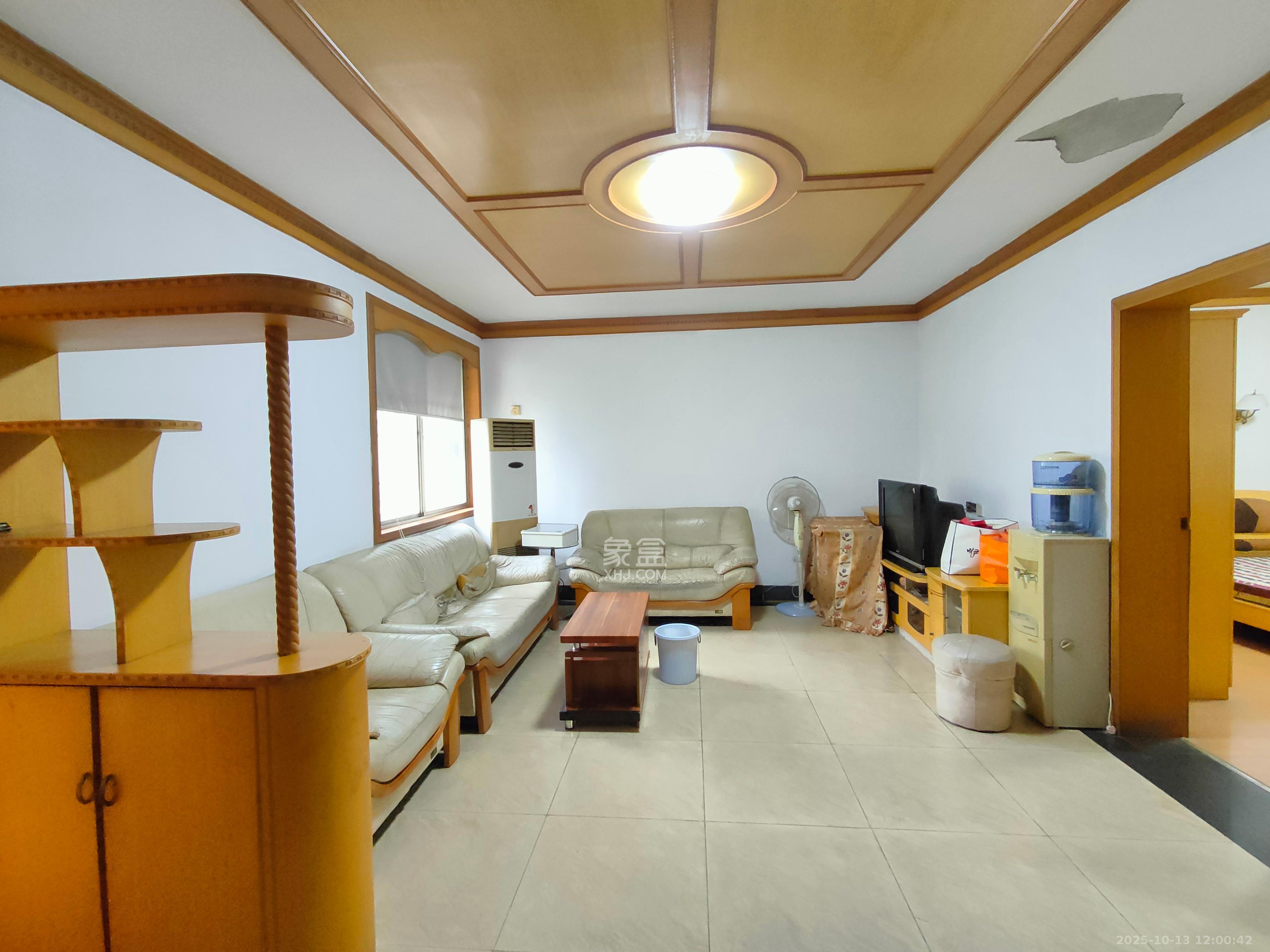 中建五局信和苑三区  2室1厅1卫    1400.0元/月