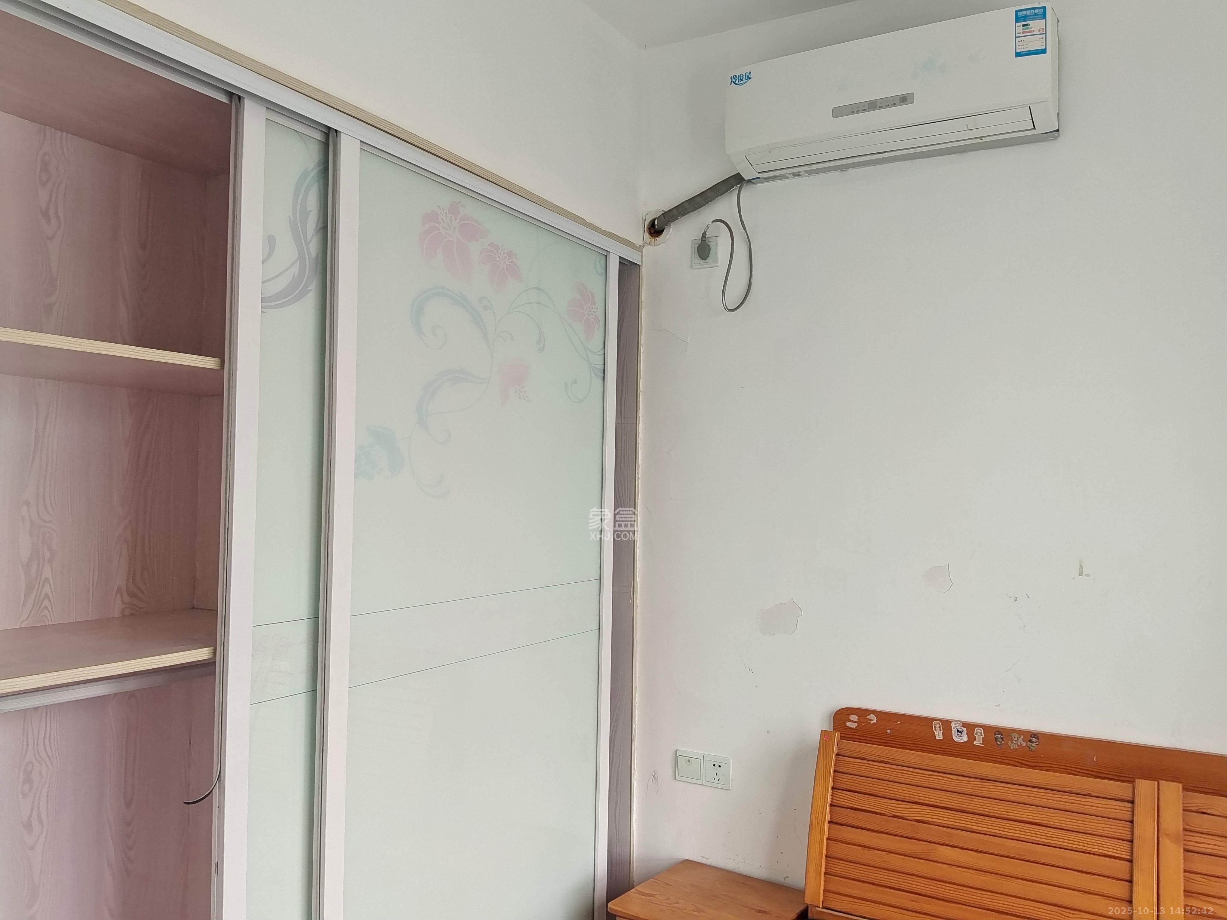 鑫远熙山 1室1厅1卫 1250.0元/月 鑫远熙山 1室1厅1卫 1250.0元/月室内图