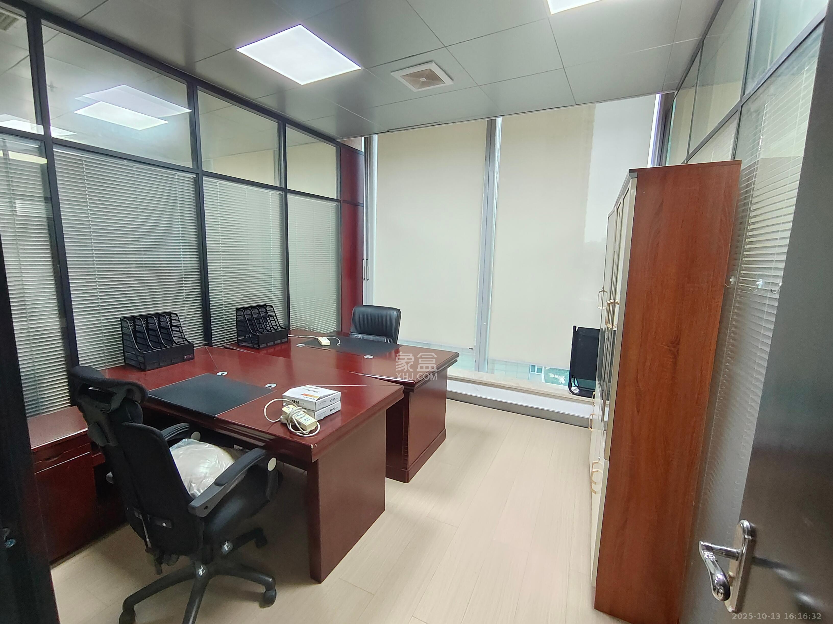 保利国际广场   240.0㎡      10000.0元/月室内图