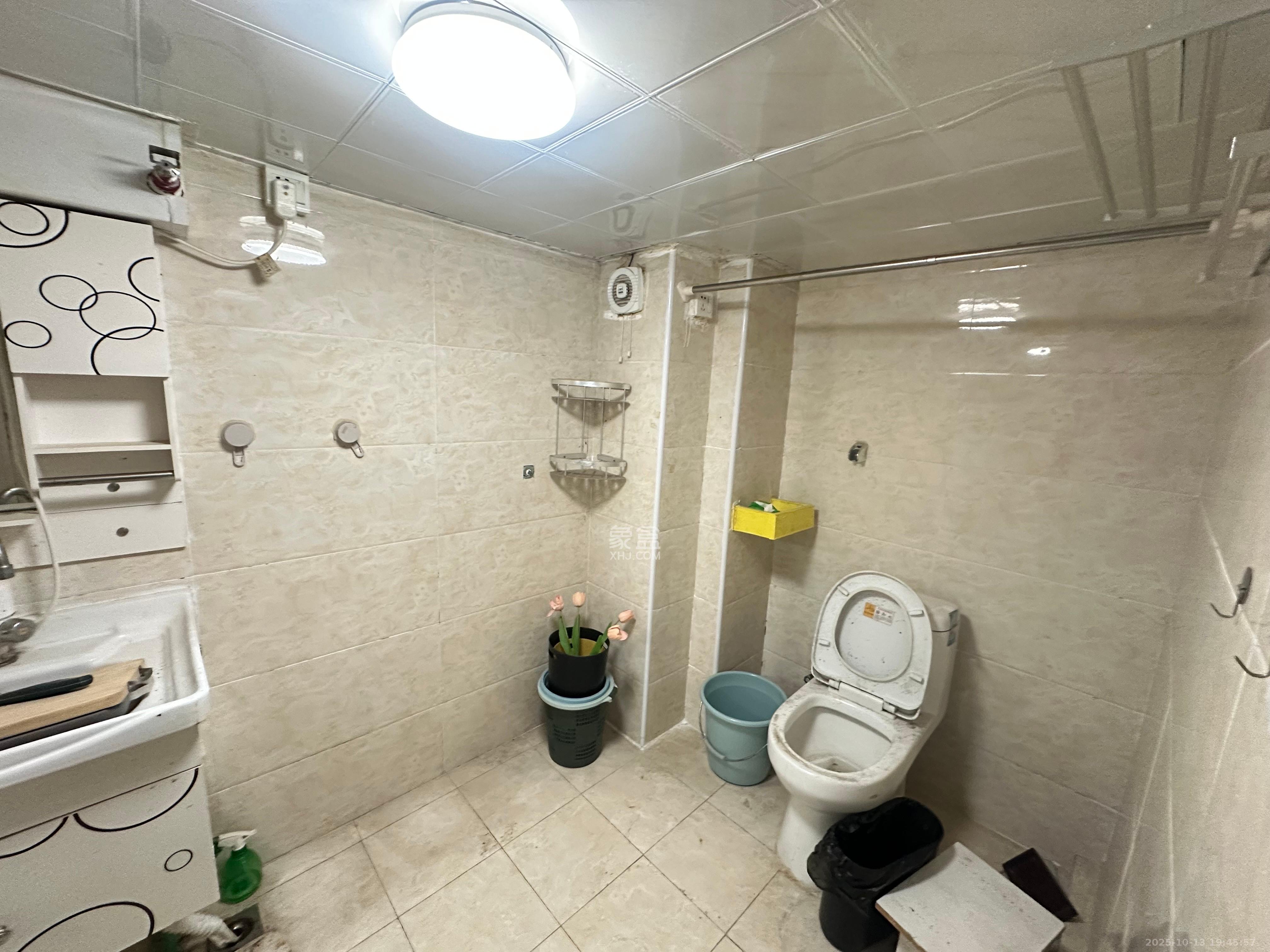 达美溪湖湾 3室1厅2卫 1900.0元/月 达美溪湖湾 3室1厅2卫 1900.0元/月室内图