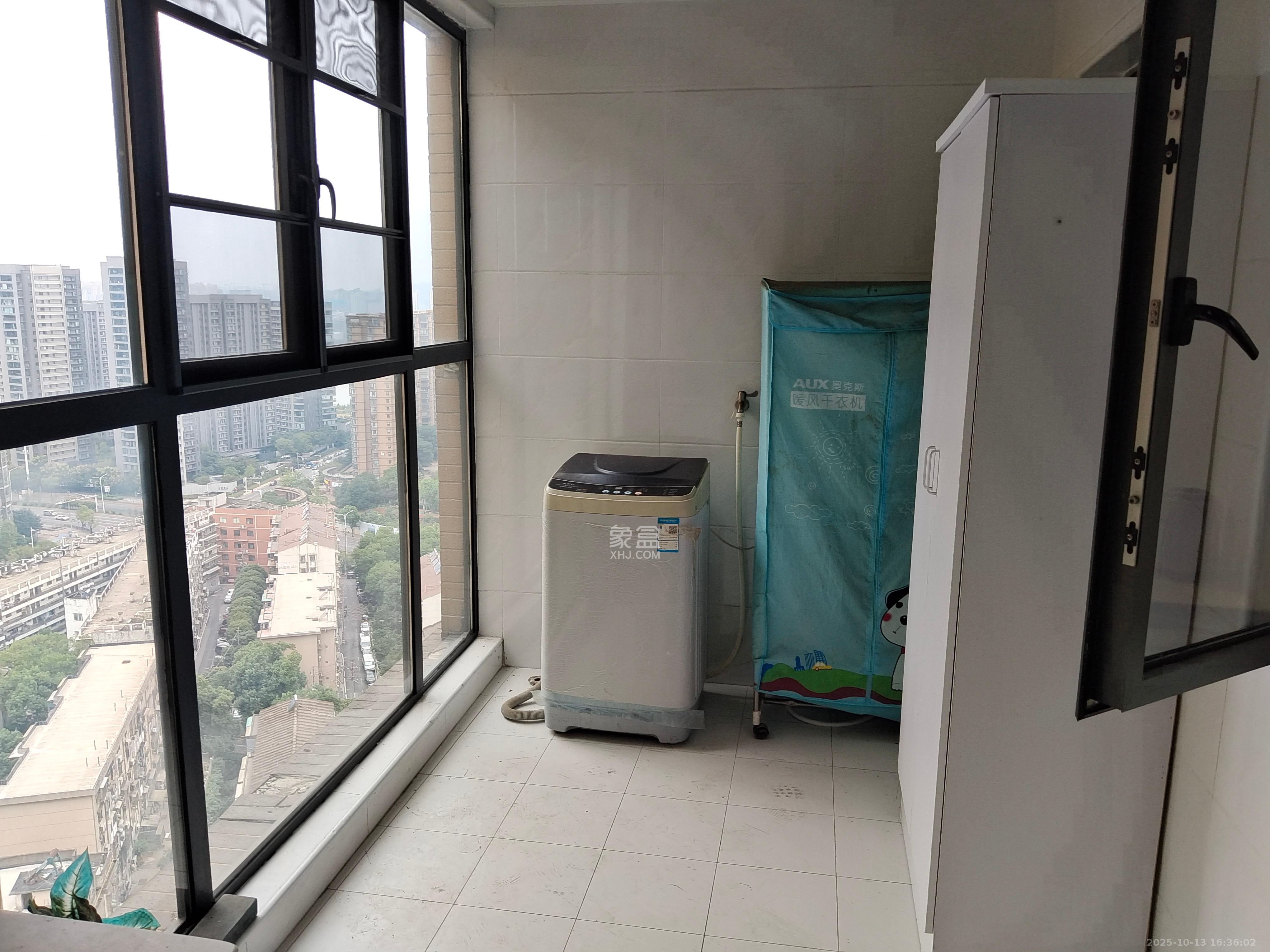 鑫远御文台二期 1室1厅1卫 2800.0元/月 鑫远御文台二期 1室1厅1卫 2800.0元/月室内图