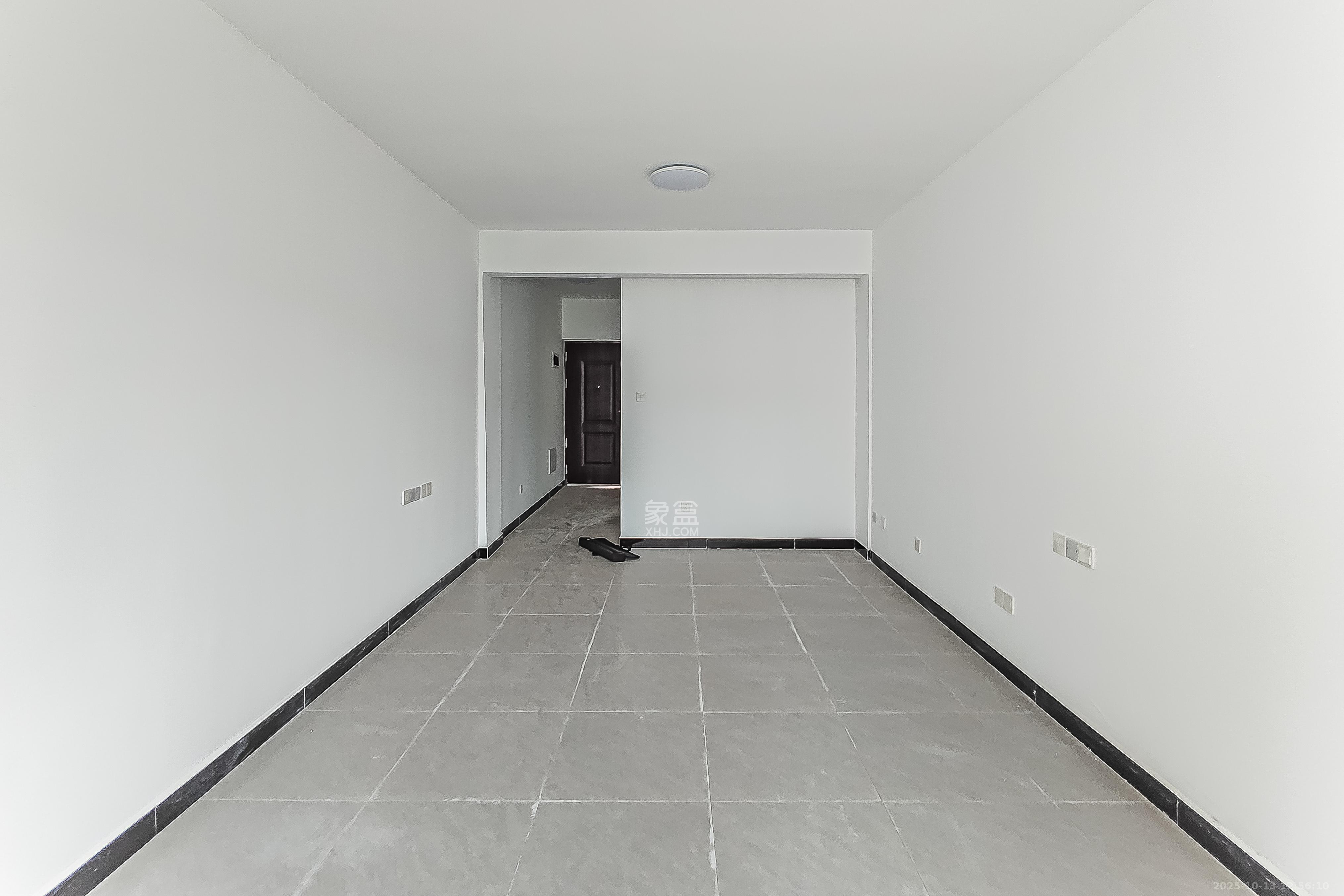 中意宿舍  1室1厅1卫    31.0万卧室