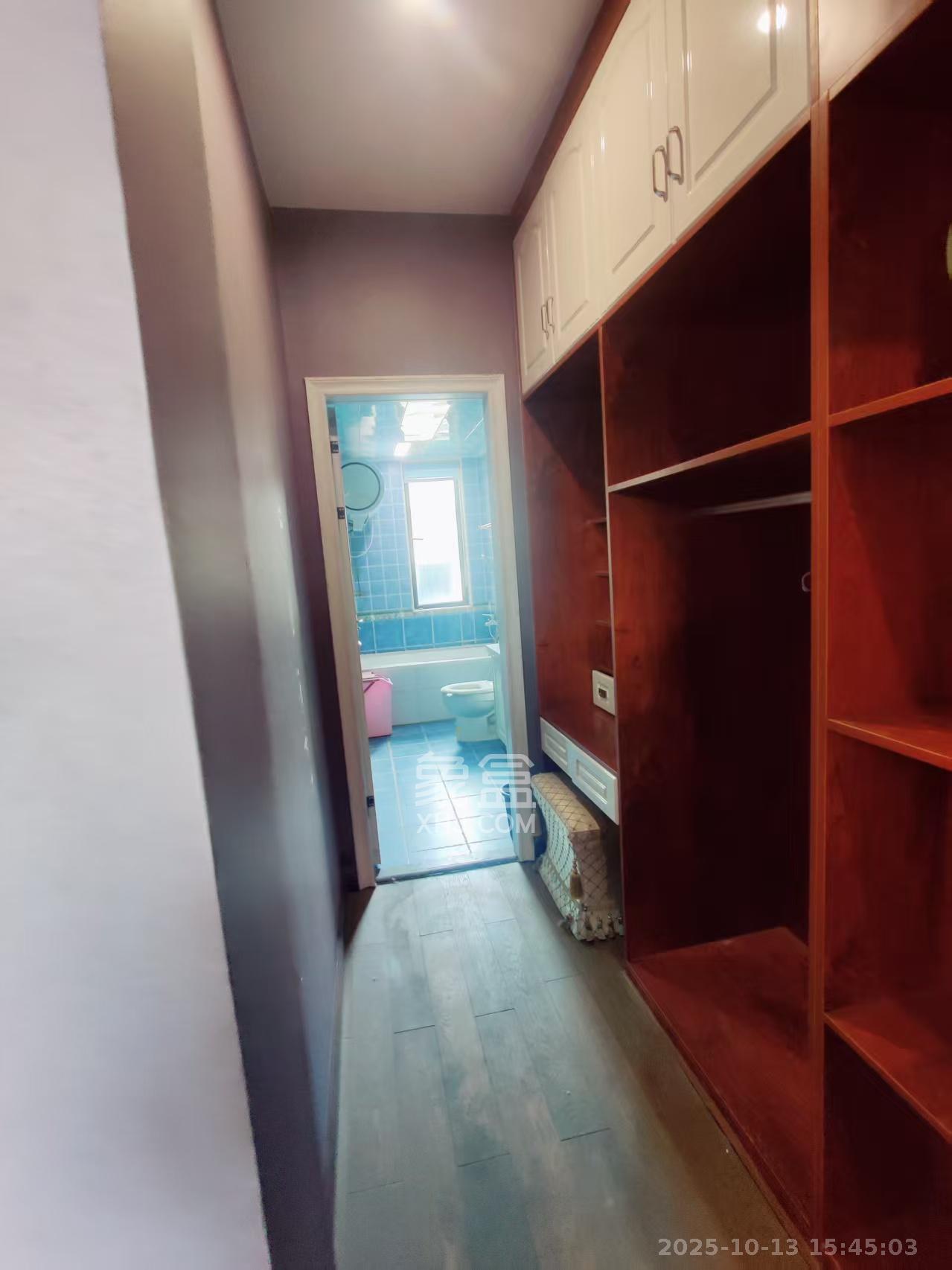 龙湖湘风原著(龙湖湘风星城)  6室3厅3卫    5500.0元/月 龙湖湘风原著(龙湖湘风星城)  6室3厅3卫    5500.0元/月室内图