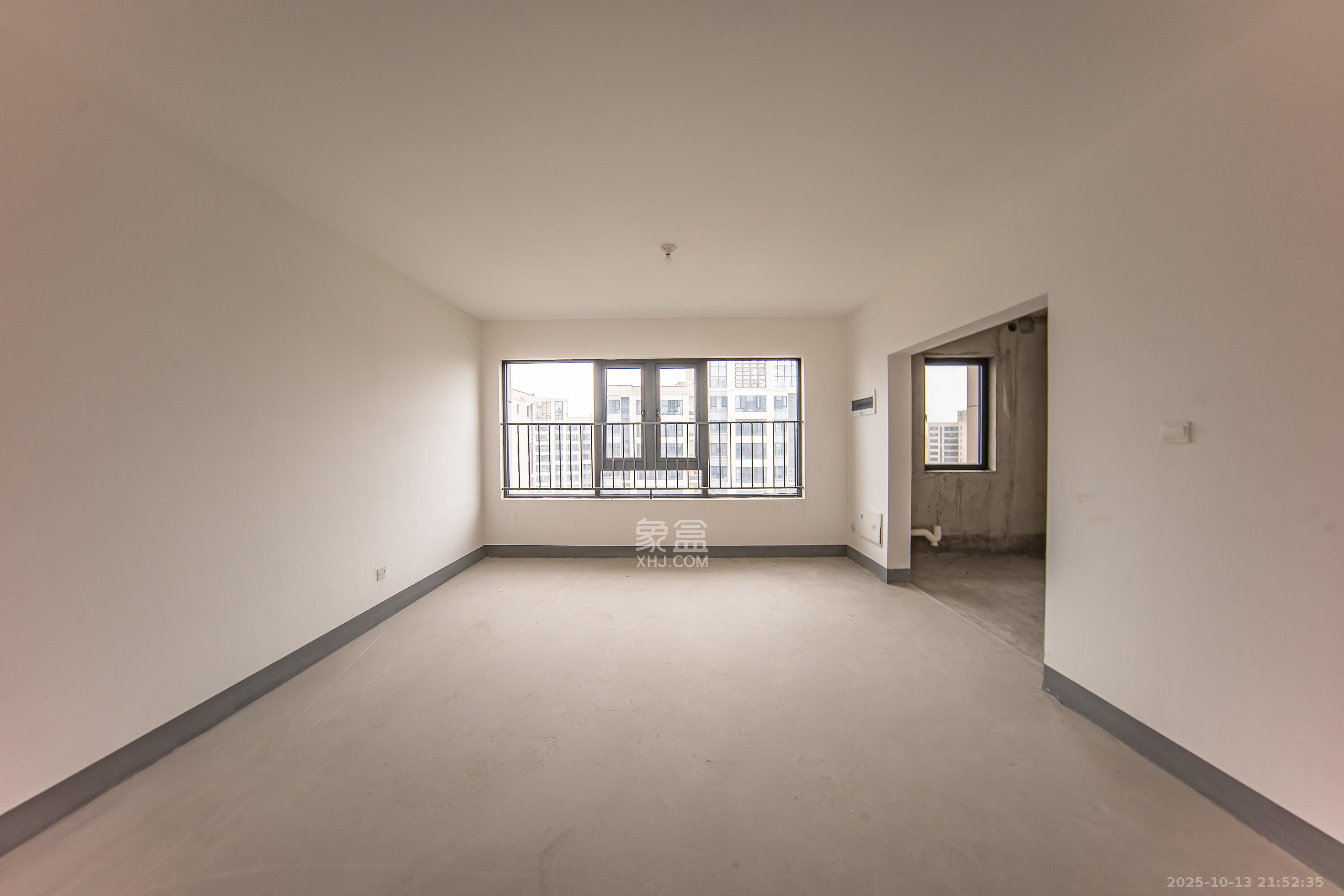 建投象山国际  1室0厅0卫    170.0万 建投象山国际  1室0厅0卫    170.0万客厅