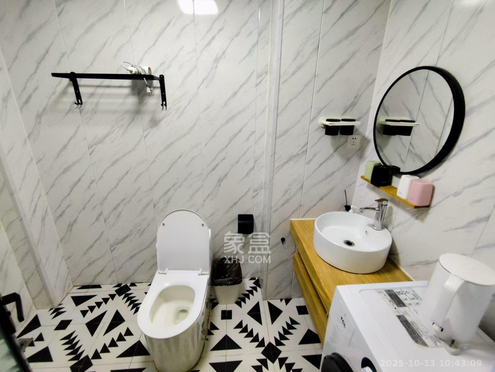 YO领域(领御大厦) 1室1厅1卫 1500.0元/月 YO领域(领御大厦) 1室1厅1卫 1500.0元/月室内图