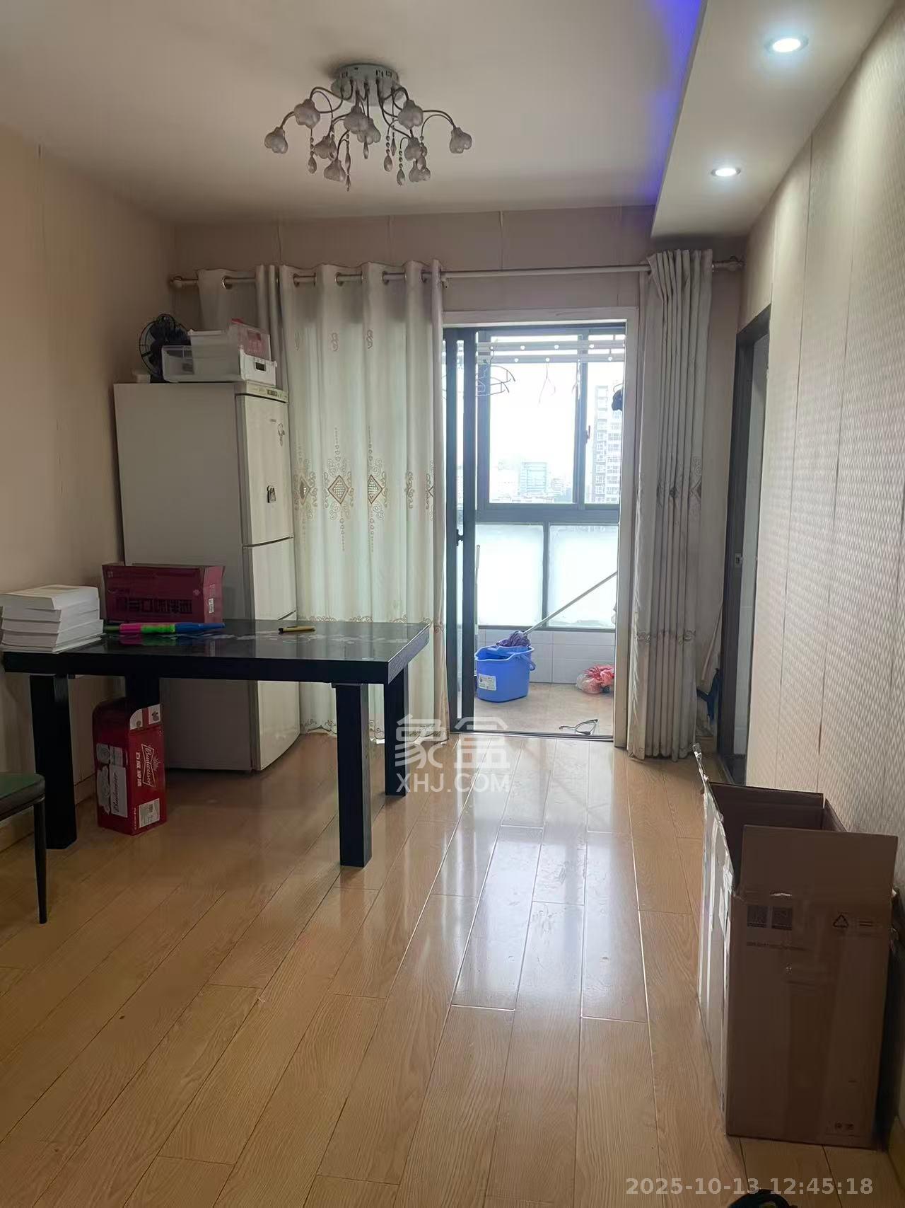 西子花苑 3室2厅1卫 2800.0元/月 西子花苑 3室2厅1卫 2800.0元/月室内图