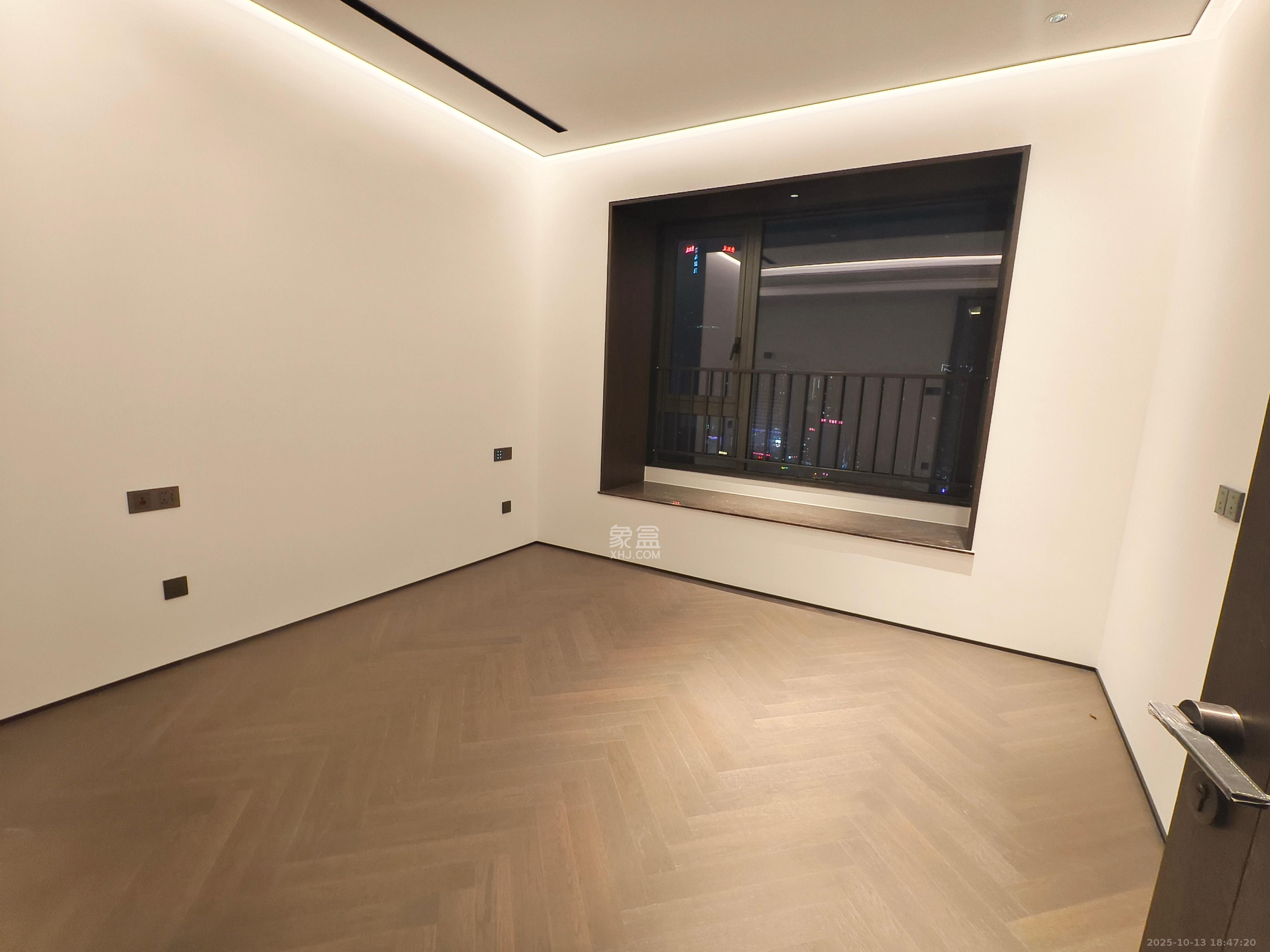 万科瑧湾汇  5室2厅3卫    15000.0元/月 万科瑧湾汇  5室2厅3卫    15000.0元/月室内图