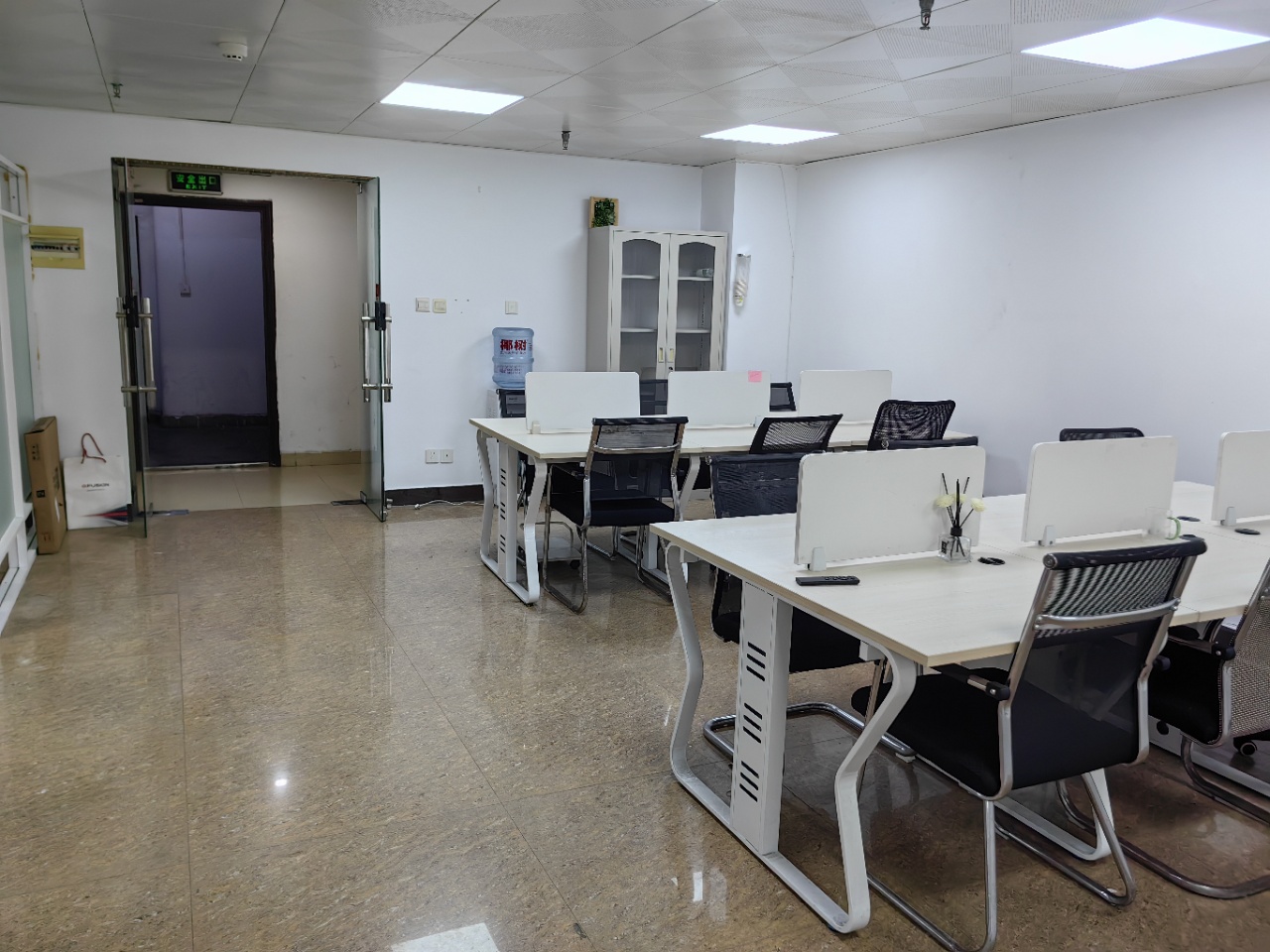 海涯大厦  1室1厅1卫    3700.0元/月室内图