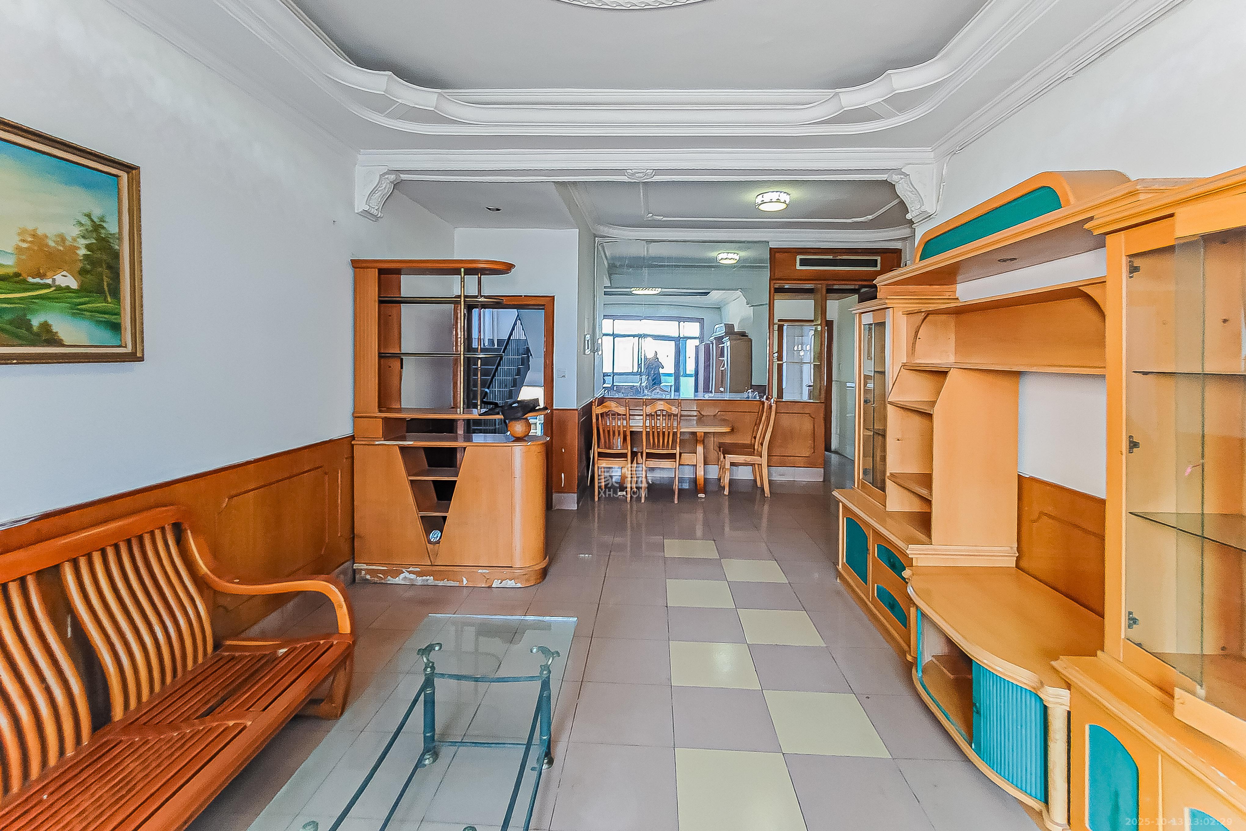 省地税局  3室2厅1卫    90.0万客厅