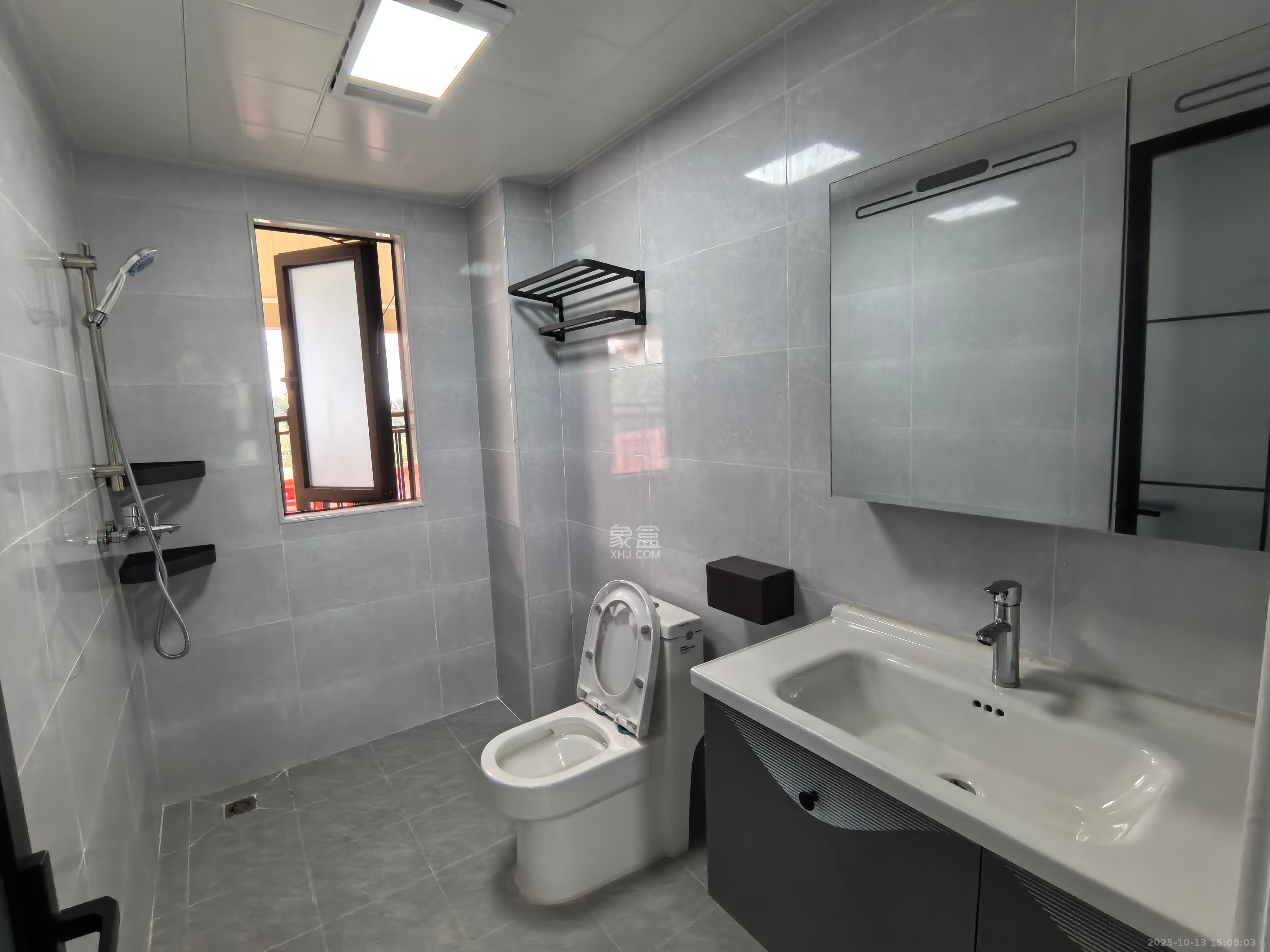 澳海弘阳云潇赋 3室2厅1卫 2300.0元/月 澳海弘阳云潇赋 3室2厅1卫 2300.0元/月室内图