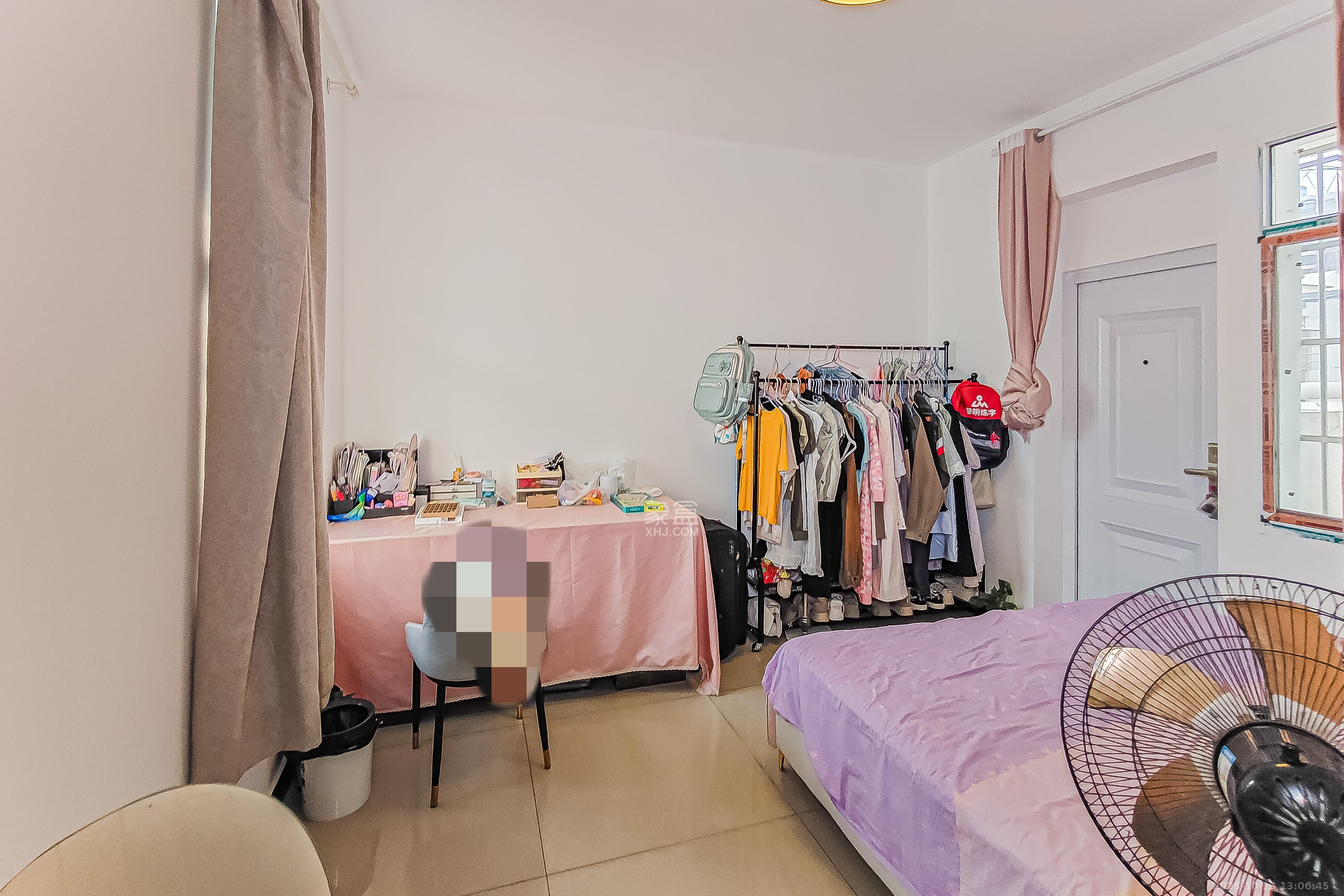 友阿光大大厦  3室2厅2卫    160.0万卧室