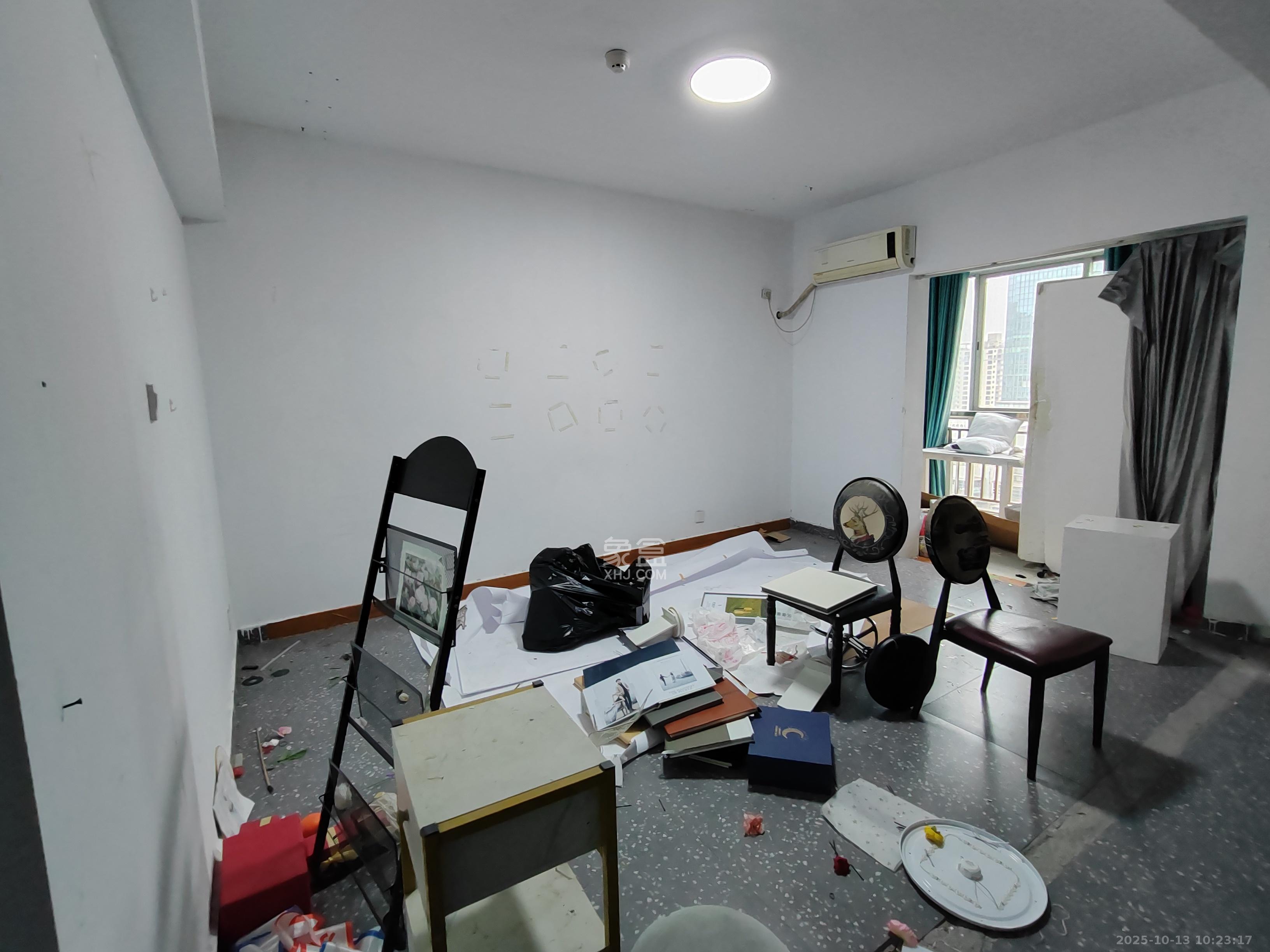 新世界百货（湖南供销大厦）  3室2厅1卫    7000.0元/月室内图