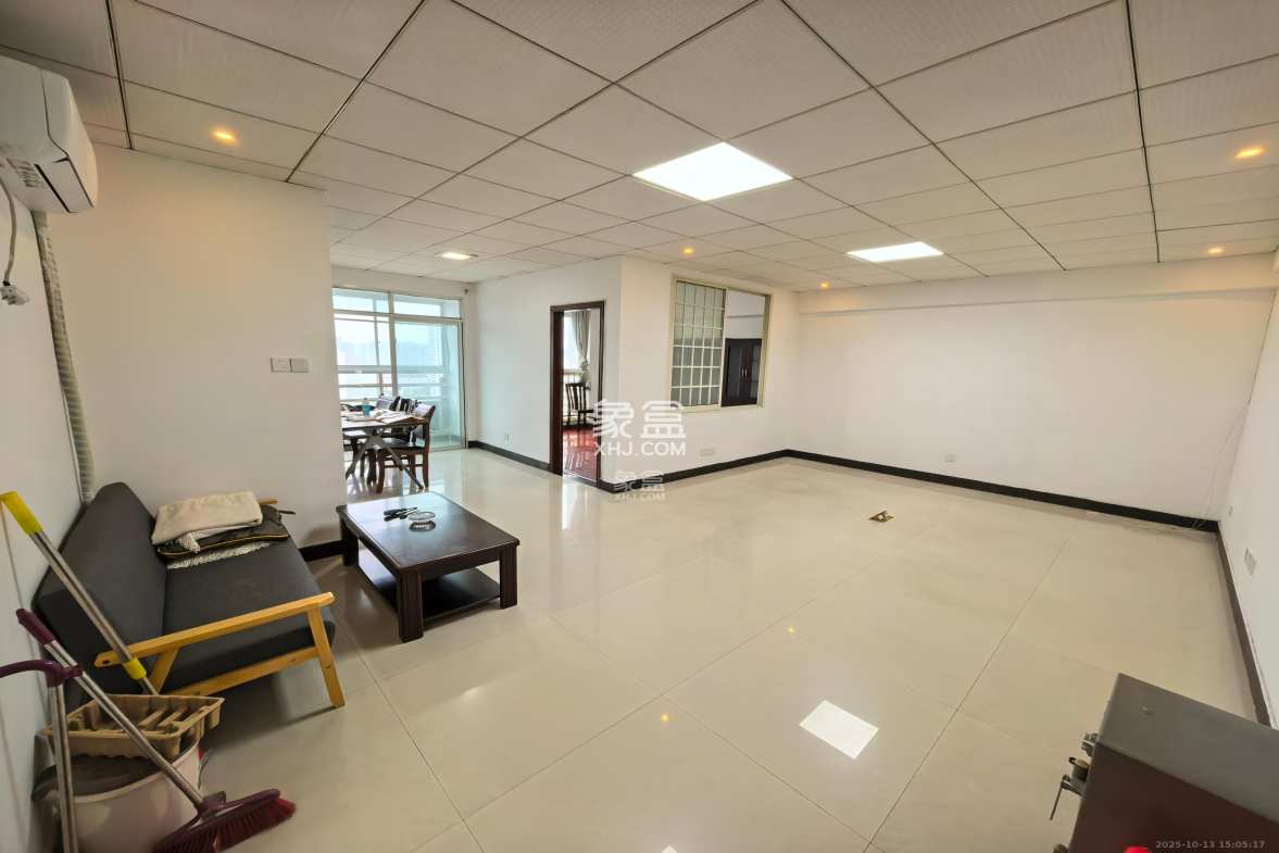 华菱新城地标 2室2厅1卫 1600.0元/月 华菱新城地标 2室2厅1卫 1600.0元/月室内图