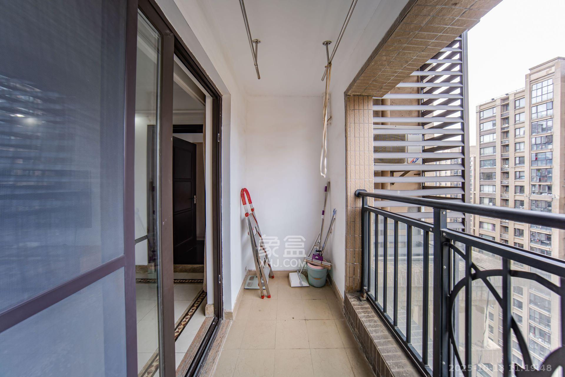 中海国际一期  3室2厅1卫    2000.0元/月室内图