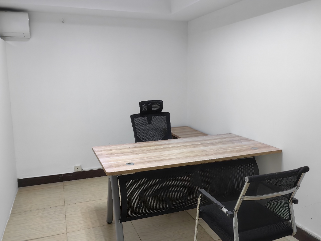 海涯大厦 1室2厅1卫 4200.0元/月 海涯大厦 1室2厅1卫 4200.0元/月室内图