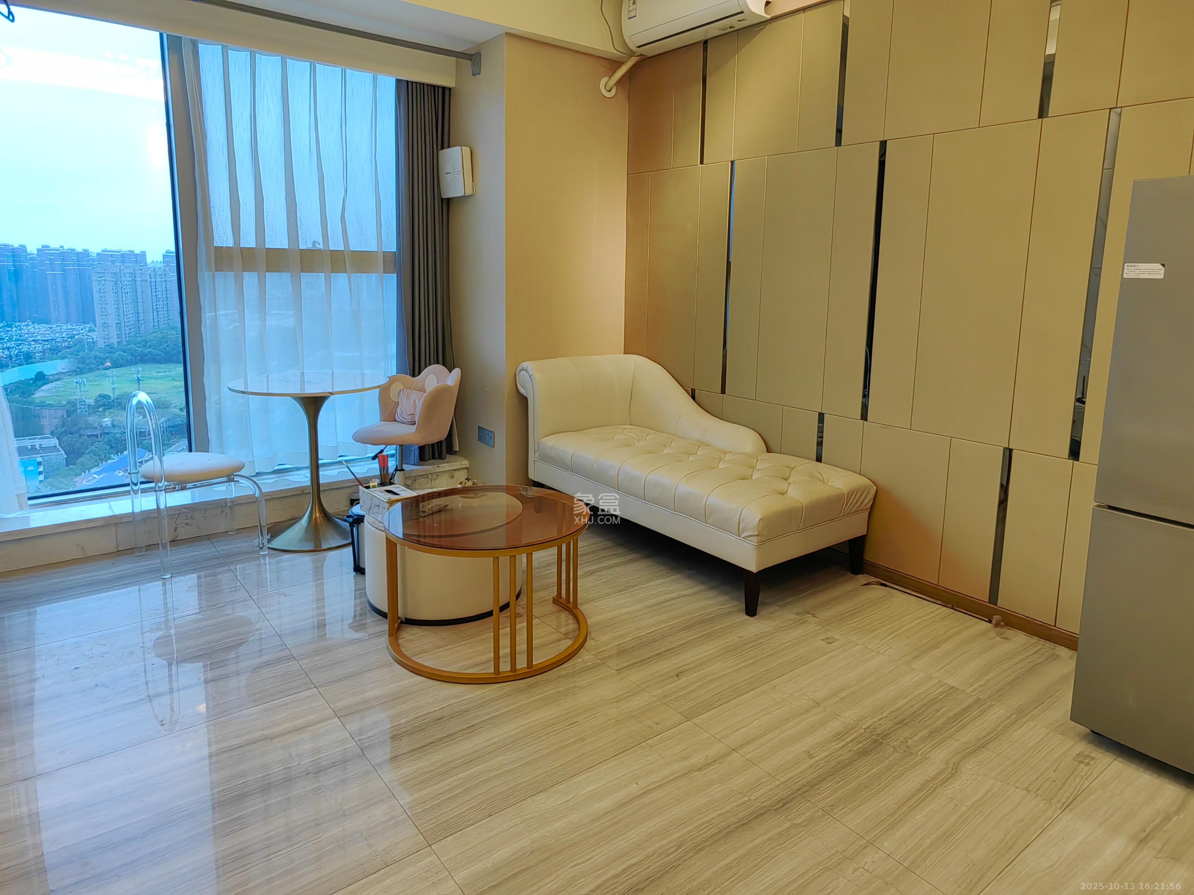 恒大誉府（融誉商业中心）  1室1厅1卫    2380.0元/月室内图