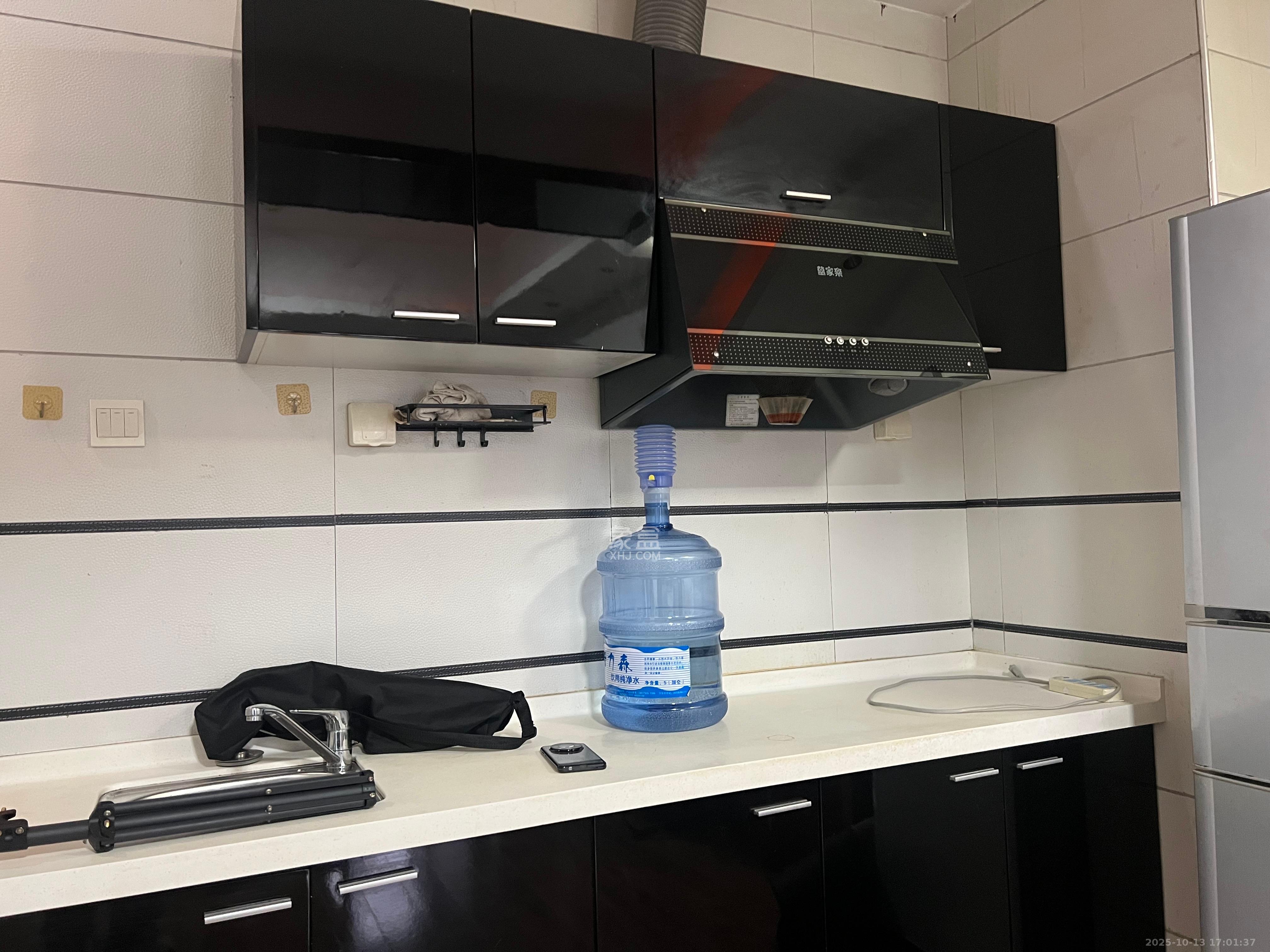 昊天大厦  1室1厅1卫    1700.0元/月室内图