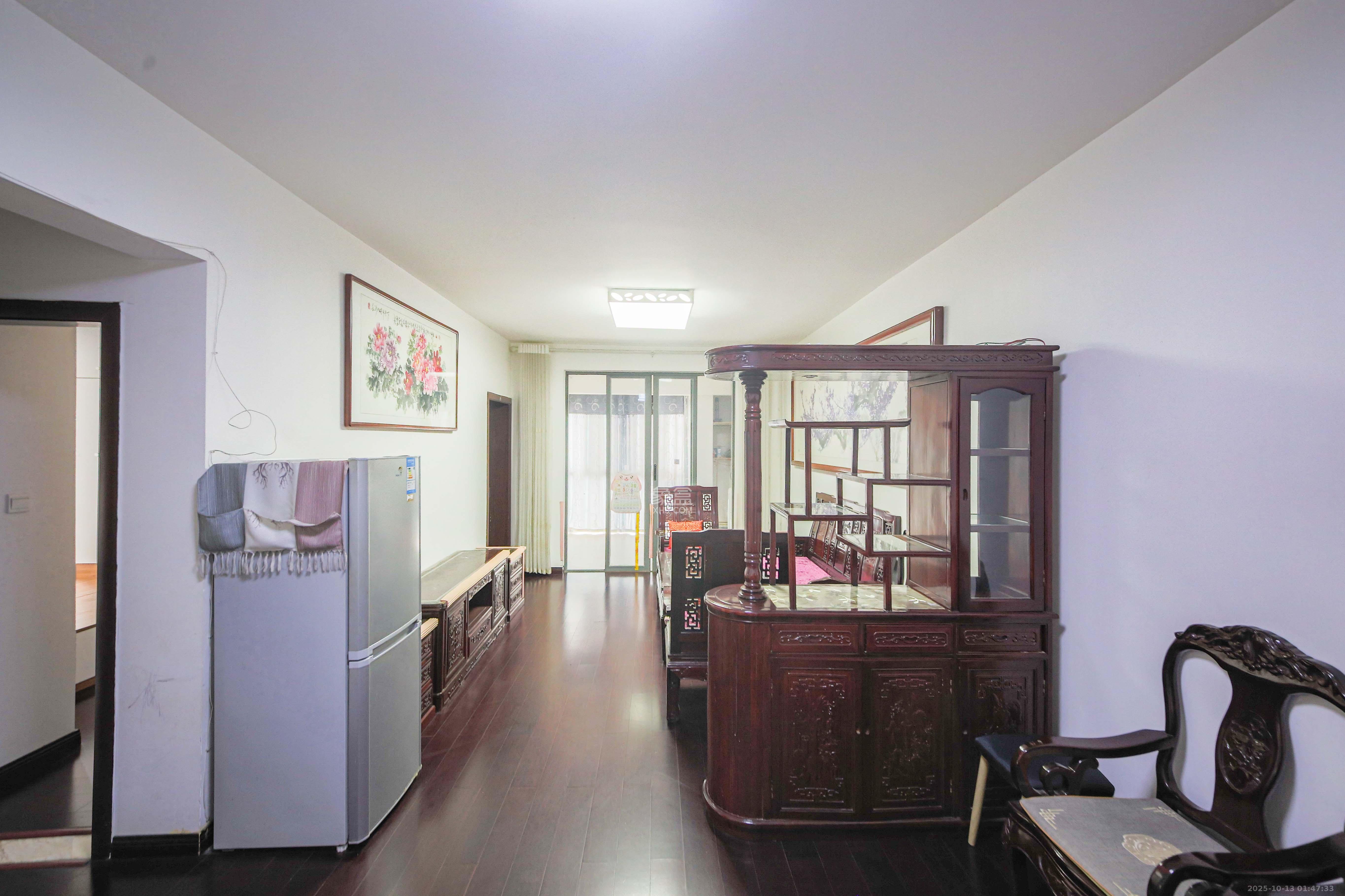 鑫远湘府华城 2室2厅1卫 90.0万 鑫远湘府华城 2室2厅1卫 90.0万客厅