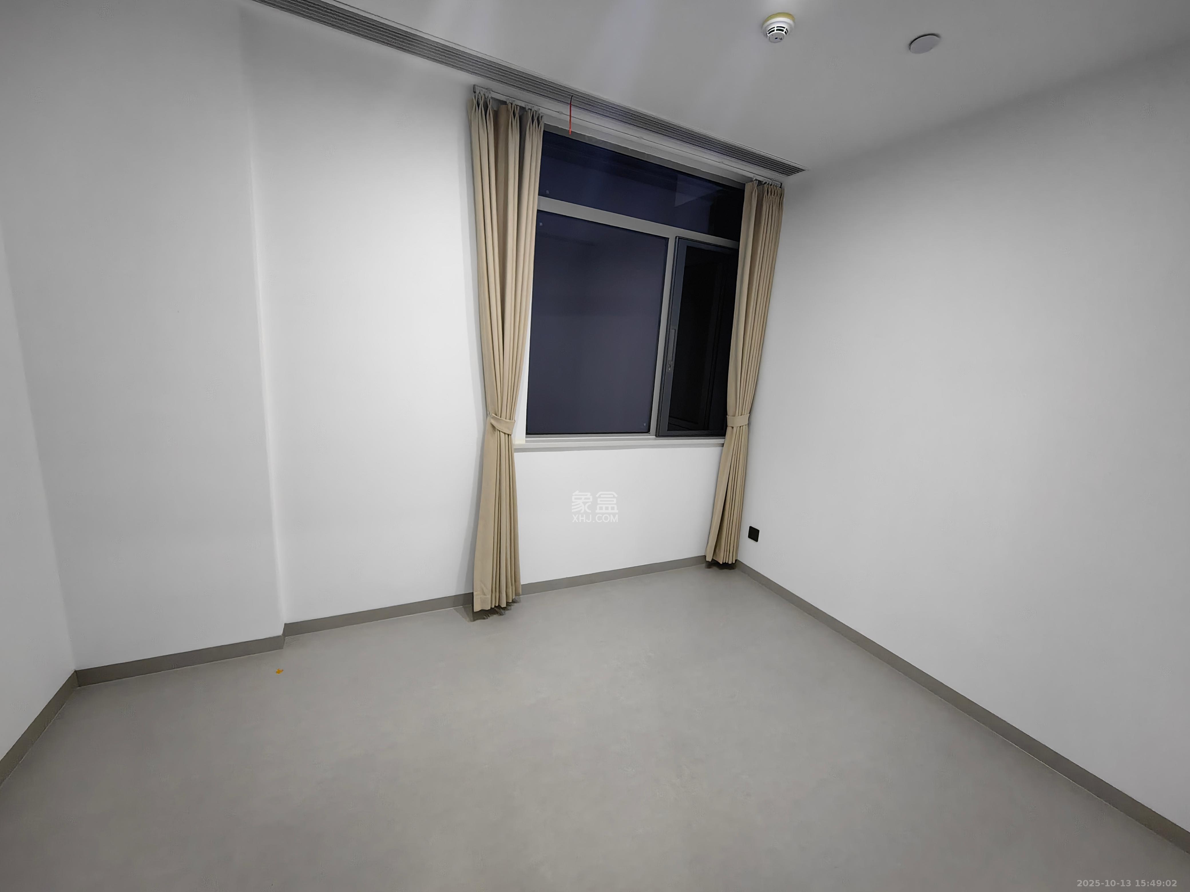 正荣梅溪紫阙台  4室2厅2卫    11000.0元/月室内图