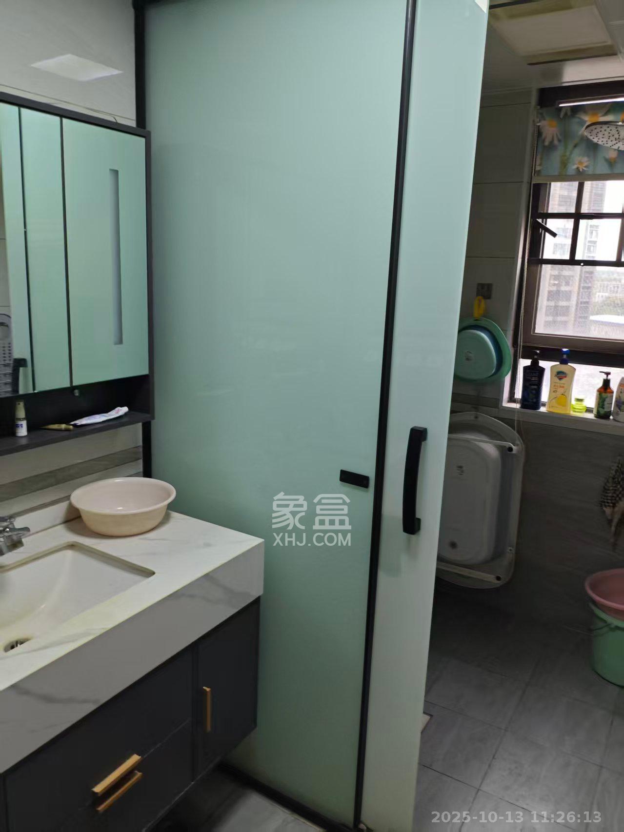 汇金城/嘉华城（二期、三期）  3室2厅2卫    2500.0元/月室内图