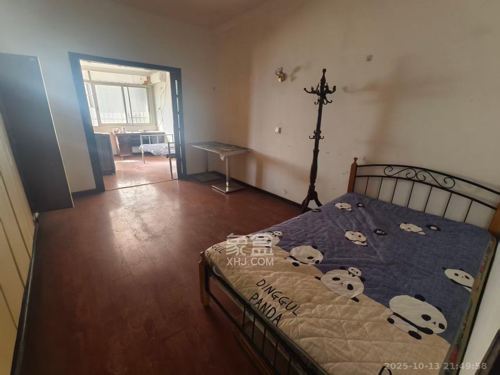 开福区公安分局职工宿舍 3室2厅2卫 1300.0元/月 开福区公安分局职工宿舍 3室2厅2卫 1300.0元/月室内图