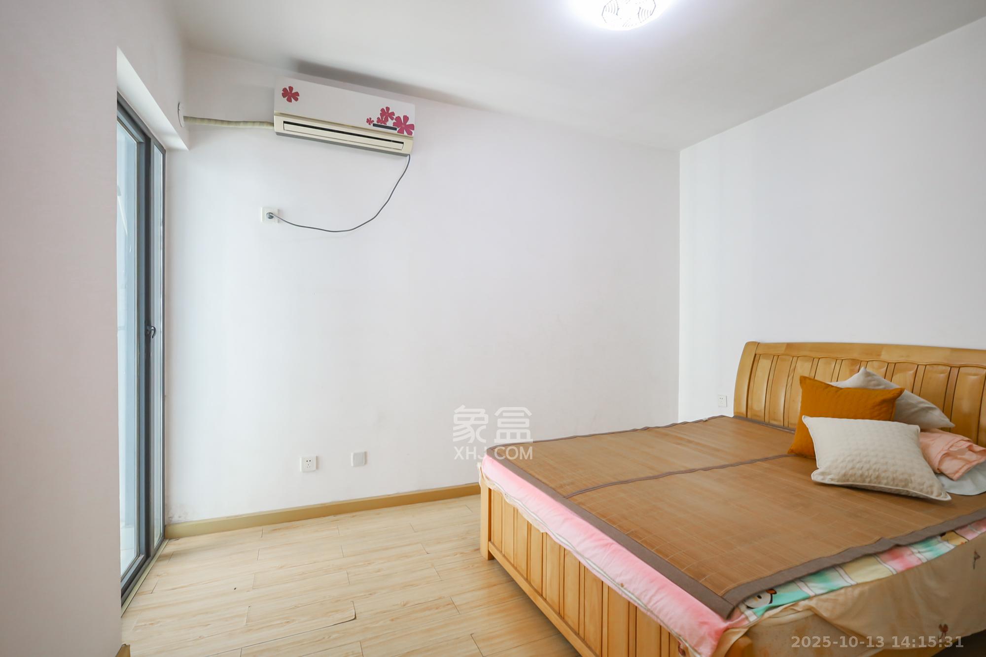 美林银谷  3室2厅2卫    110.0万卧室