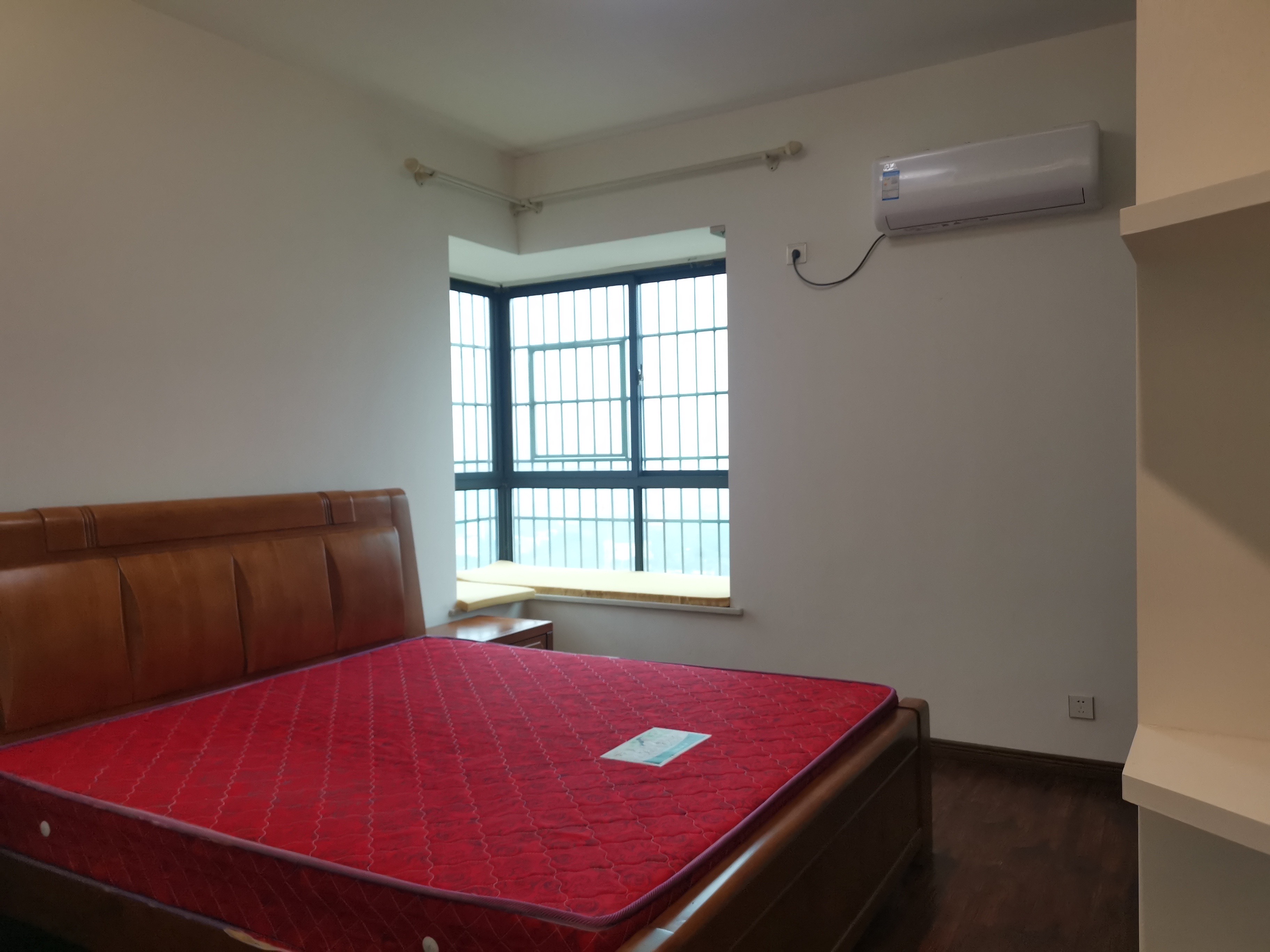 银源春天  3室2厅2卫    1800.0元/月 银源春天  3室2厅2卫    1800.0元/月室内图