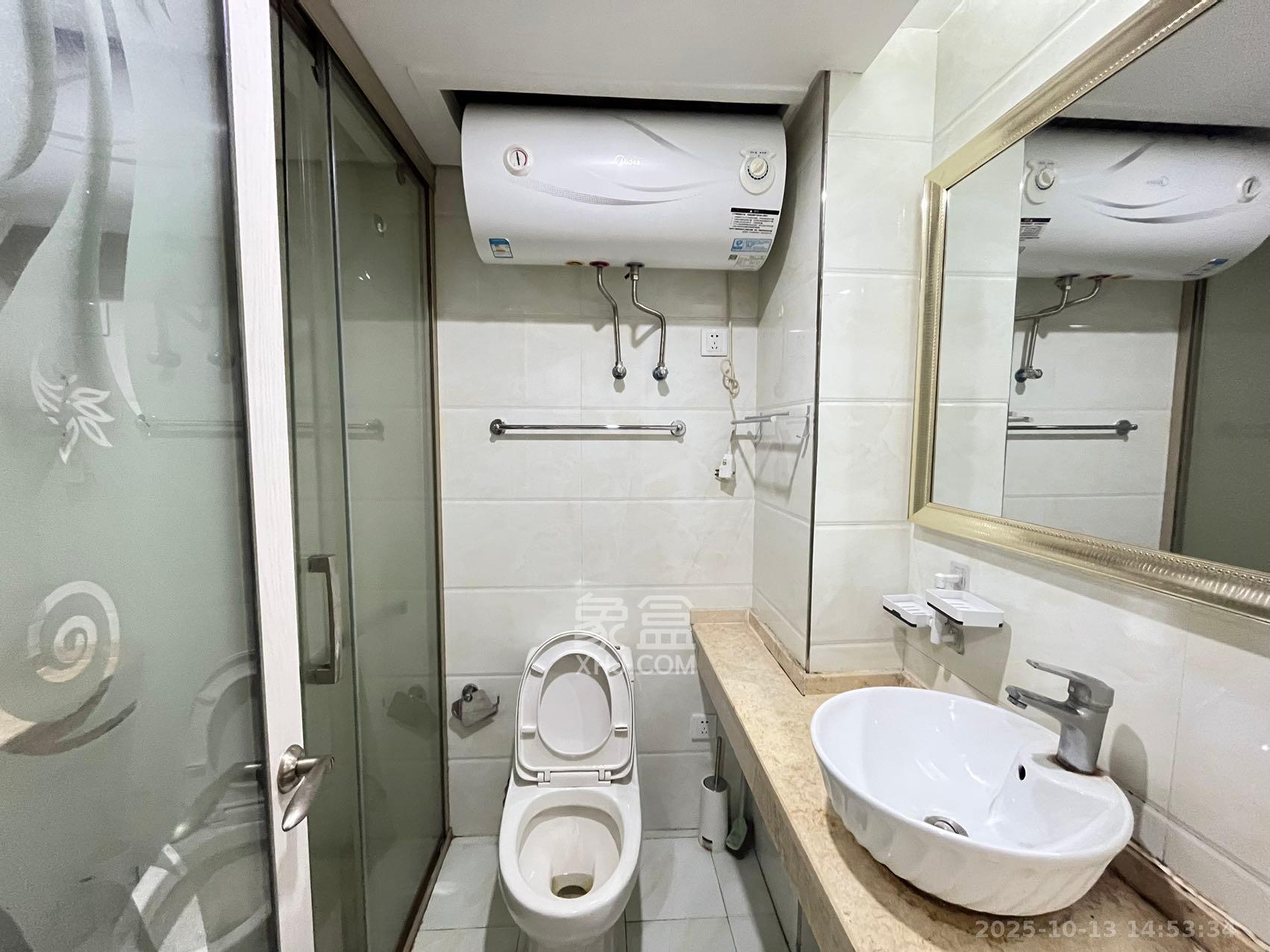 保利国际广场 1室1厅1卫 1900.0元/月 保利国际广场 1室1厅1卫 1900.0元/月室内图