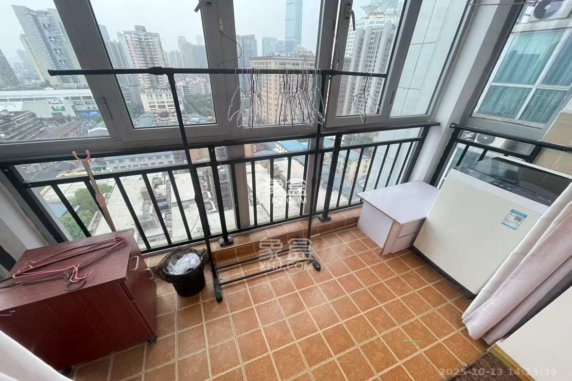 五一中央领御  3室1厅1卫    3600.0元/月 五一中央领御  3室1厅1卫    3600.0元/月室内图