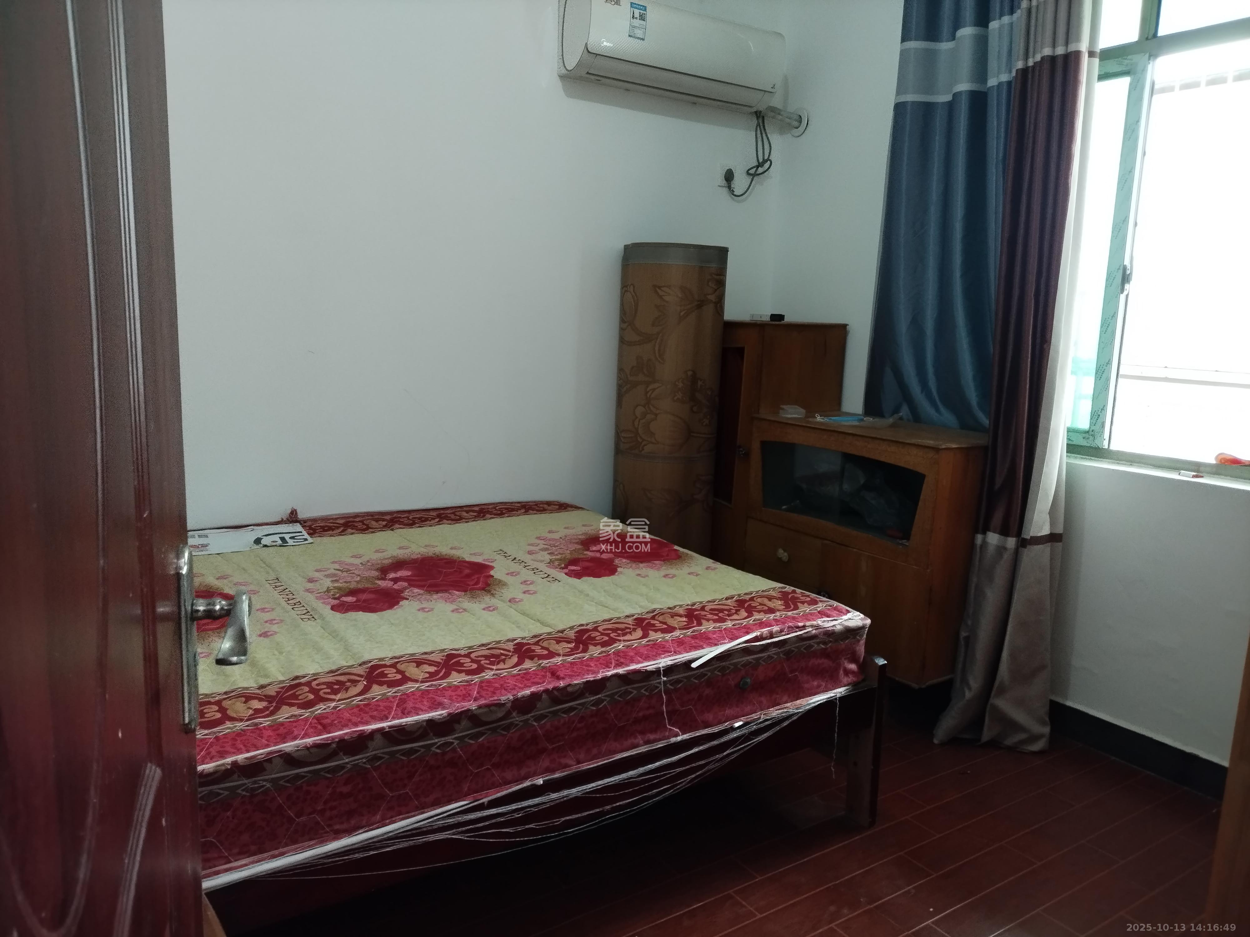 华美佳园(鄱阳佳园)  3室2厅2卫    1600.0元/月室内图