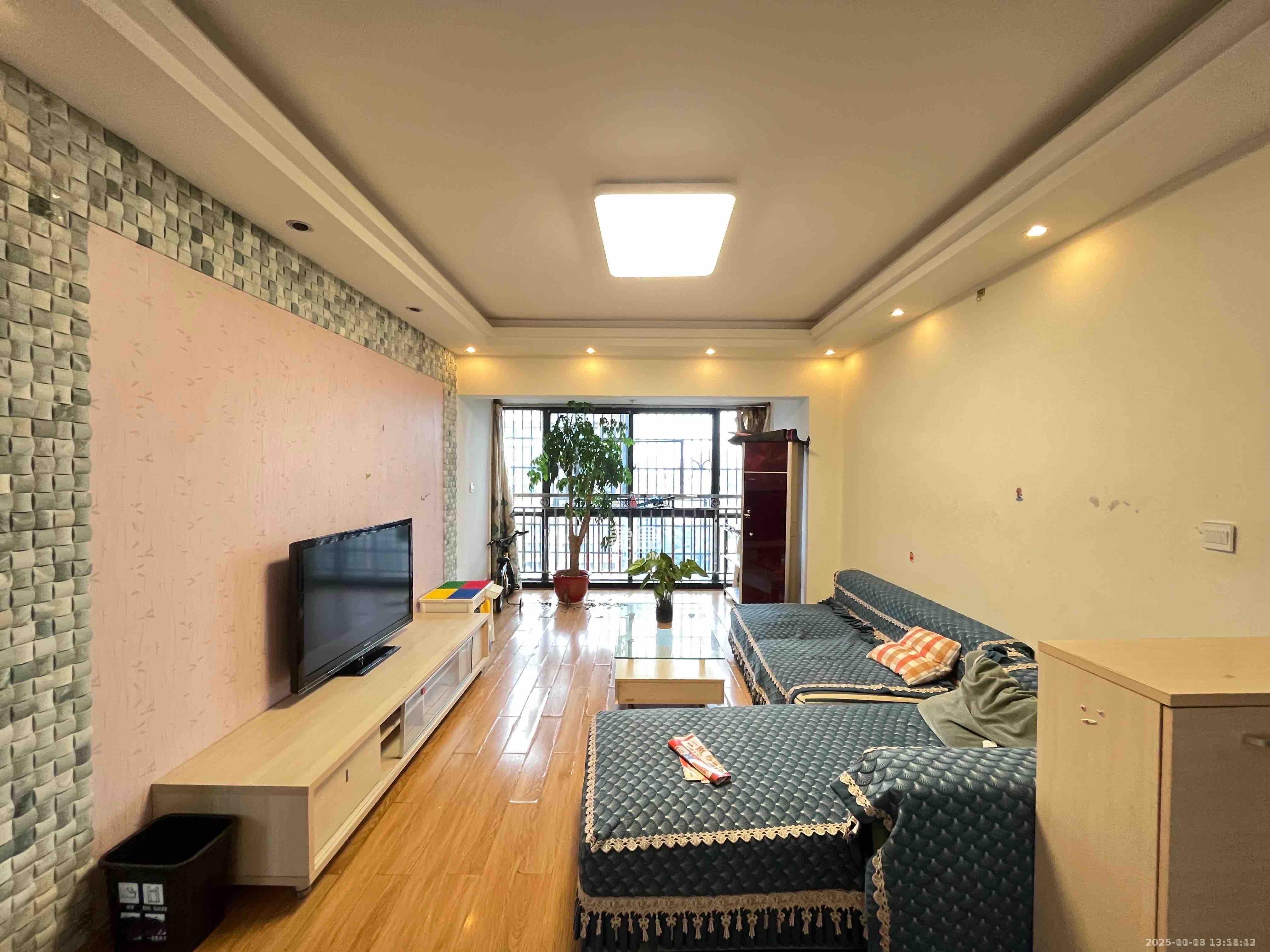 保利麓谷林语B区  3室2厅1卫    2300.0元/月 保利麓谷林语B区  3室2厅1卫    2300.0元/月室内图