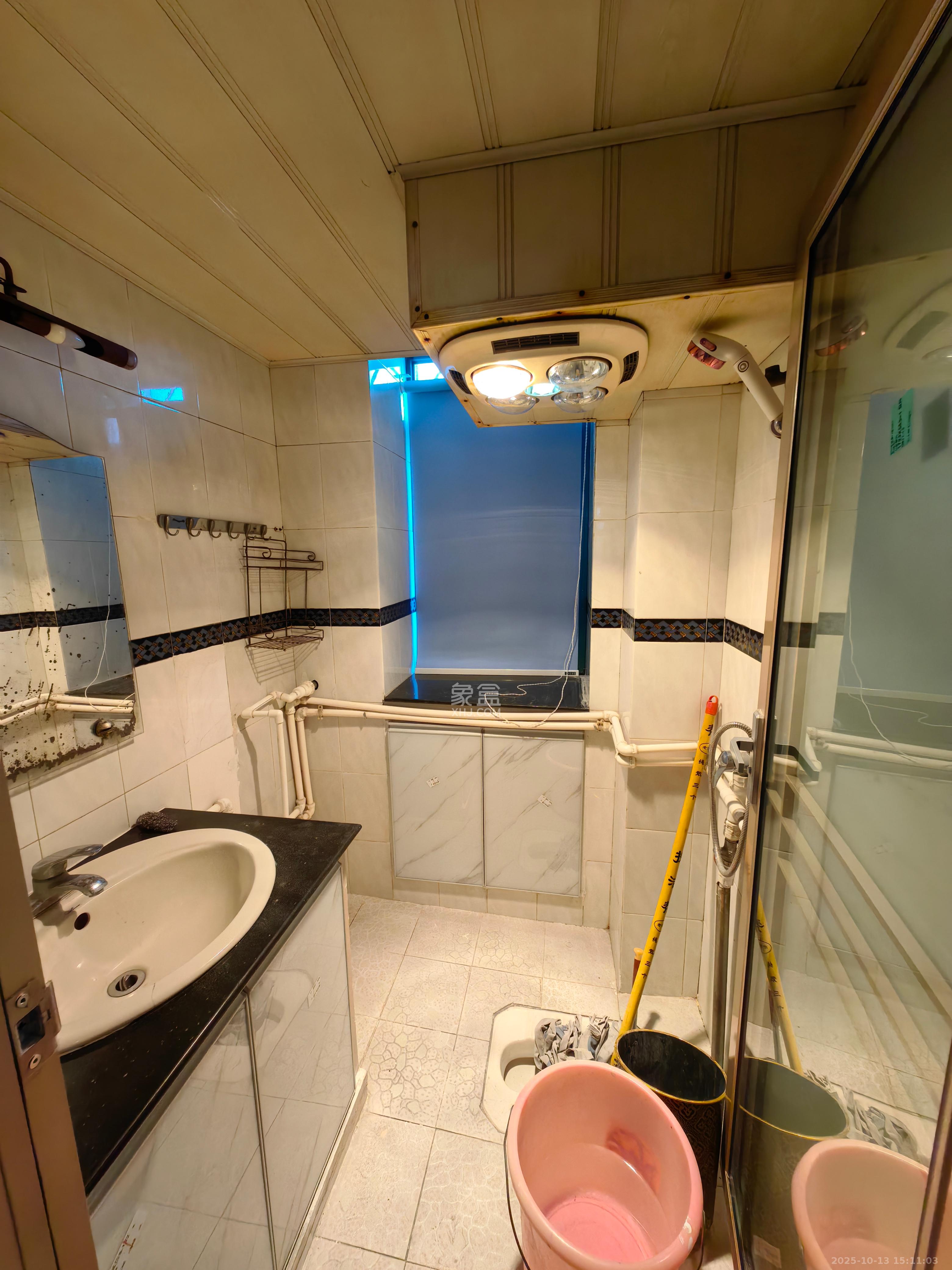 县府坪巷散盘  3室2厅2卫    2500.0元/月室内图