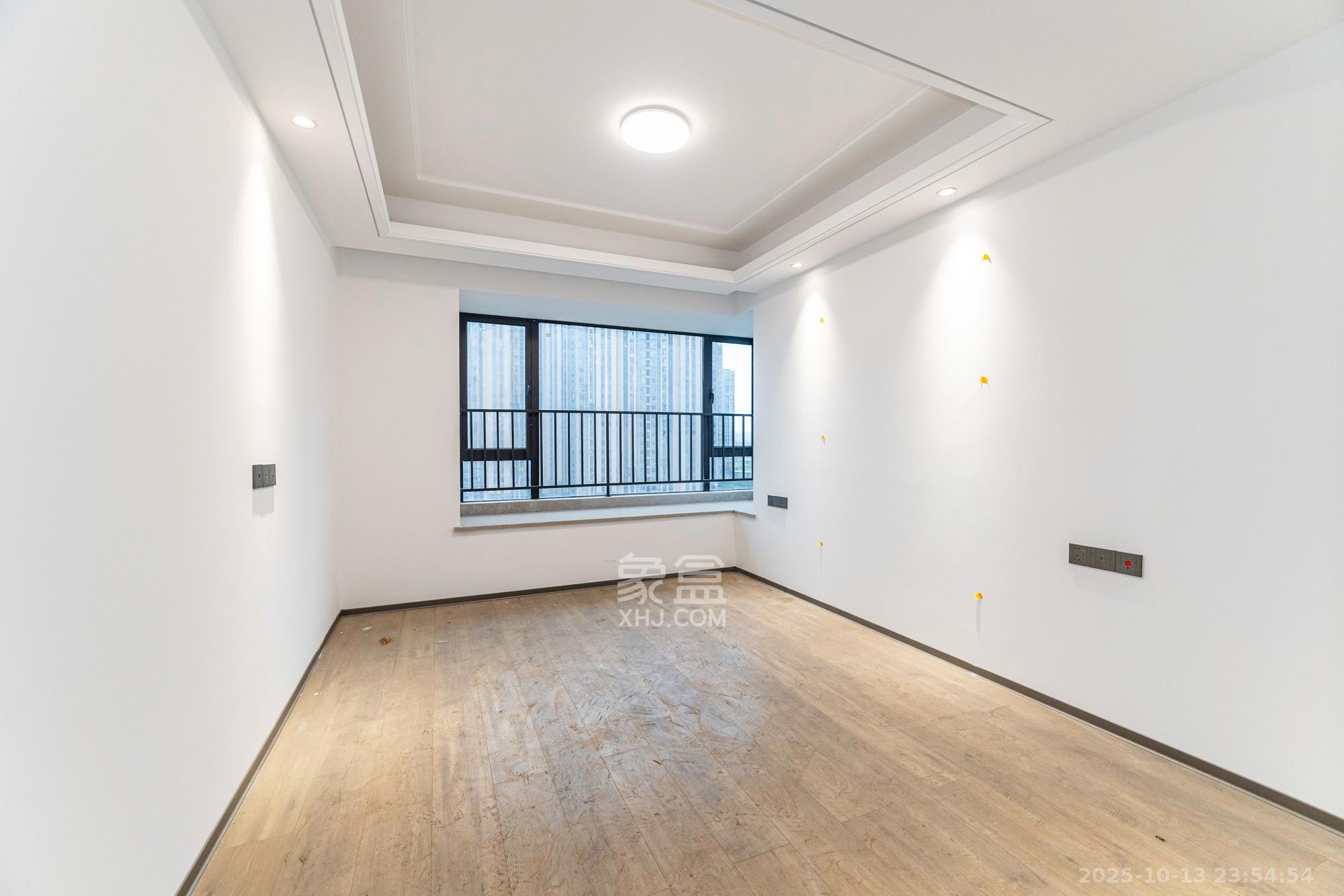 荣盛锦绣学府 3室2厅2卫 95.8万 荣盛锦绣学府 3室2厅2卫 95.8万卧室