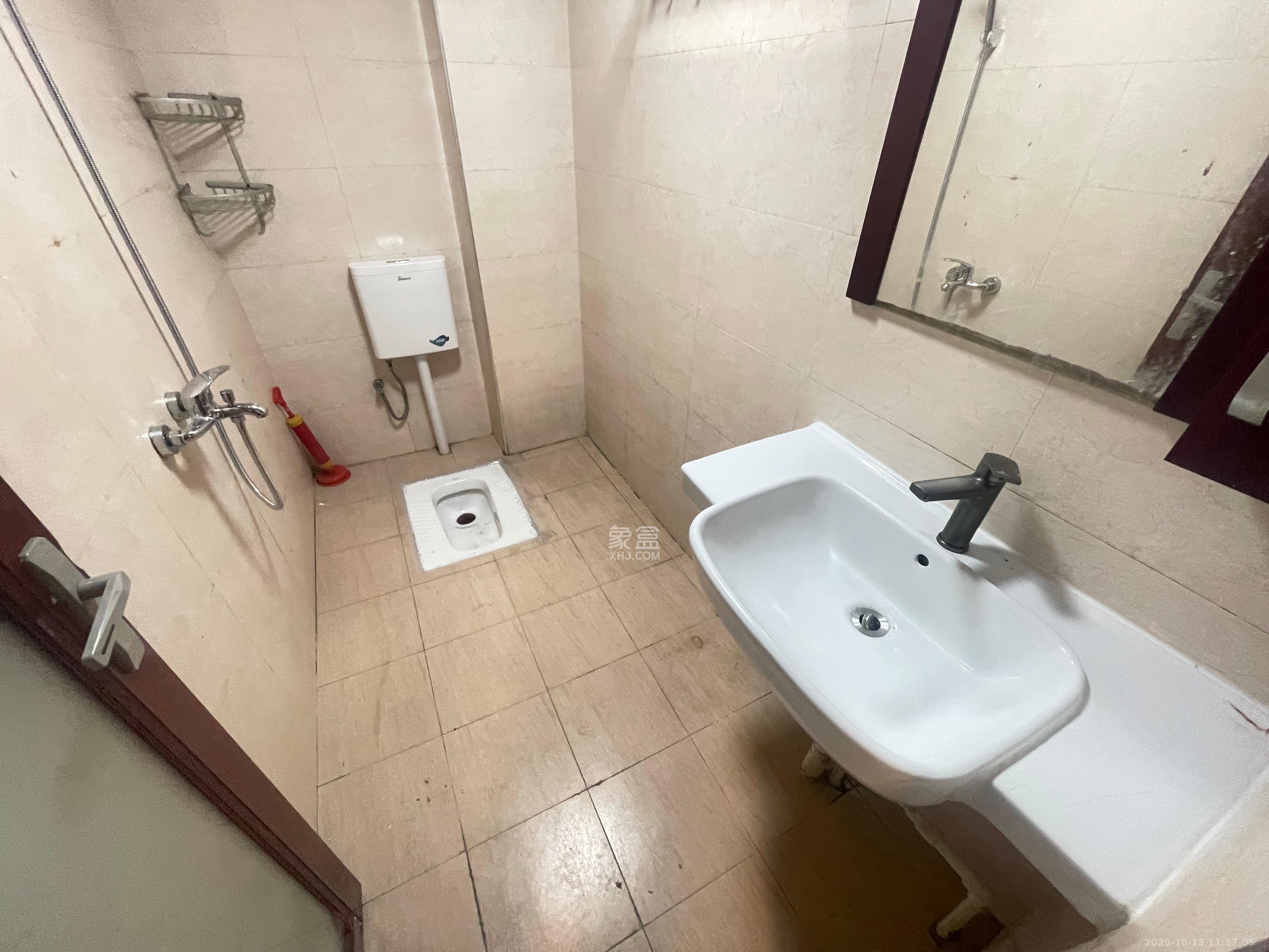 长宝1667  3室2厅1卫    3600.0元/月室内图