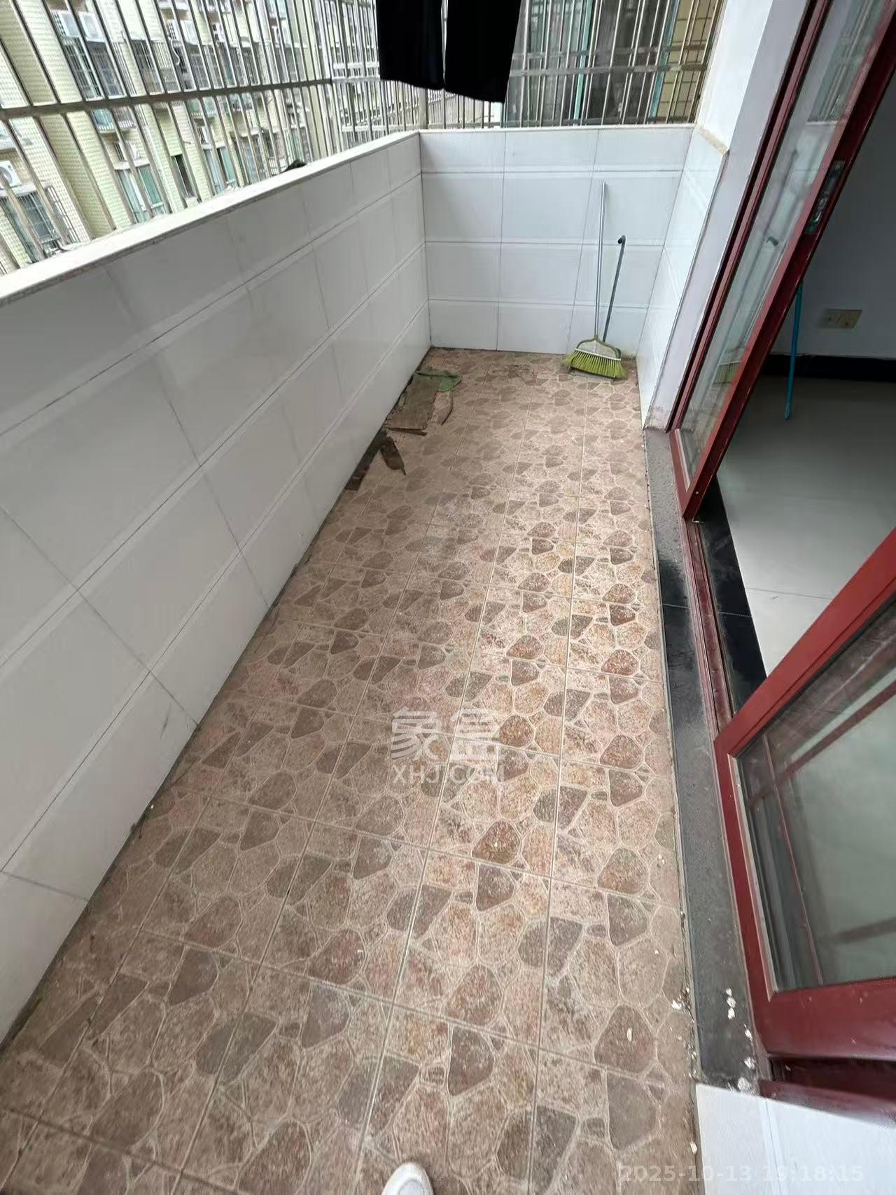 桃花锦绣  2室2厅1卫    1800.0元/月室内图