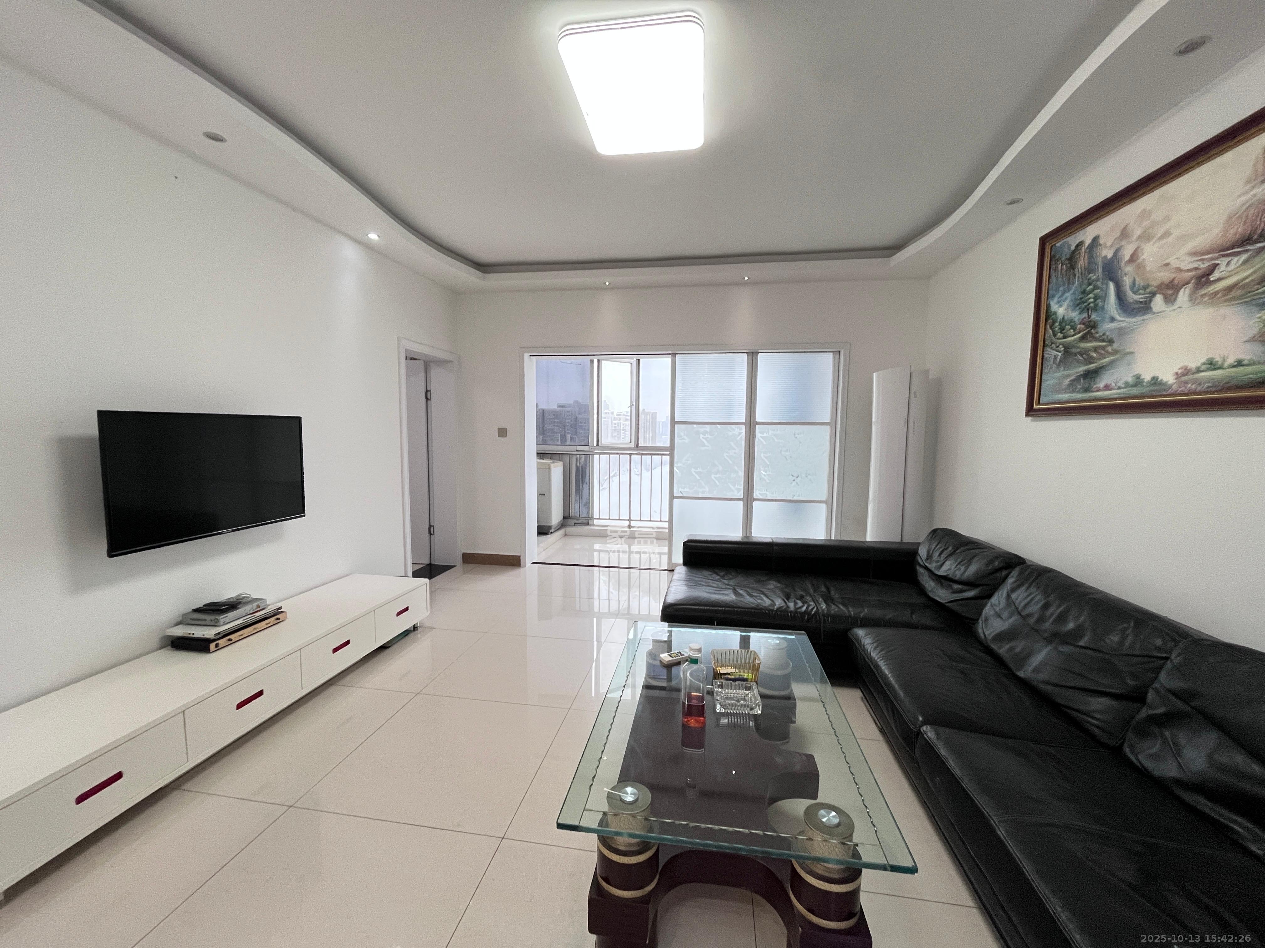 左岸右岸  2室2厅1卫    2300.0元/月