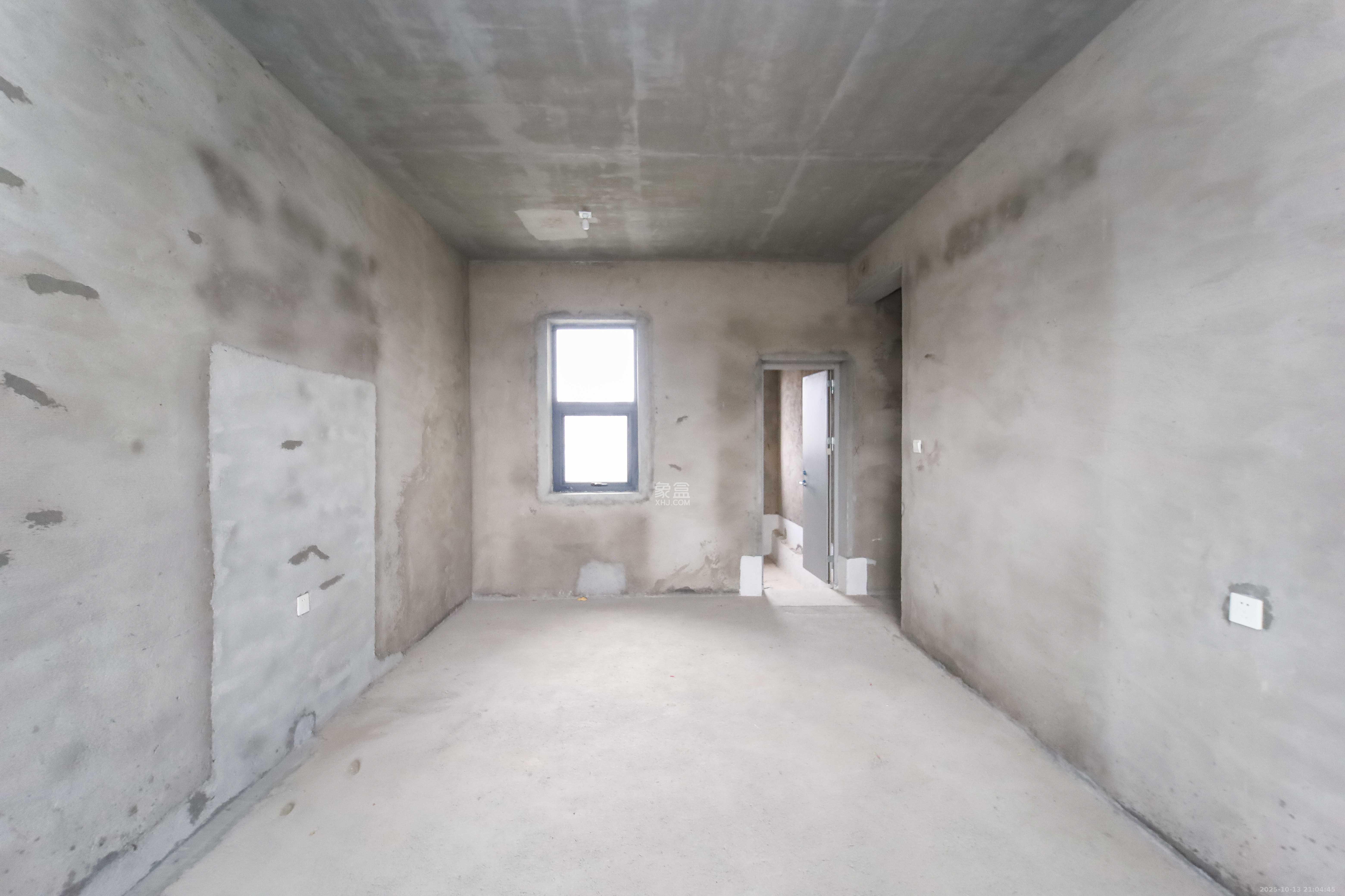 宝能公馆（美联天骄城五期）  4室2厅2卫    180.0万卧室