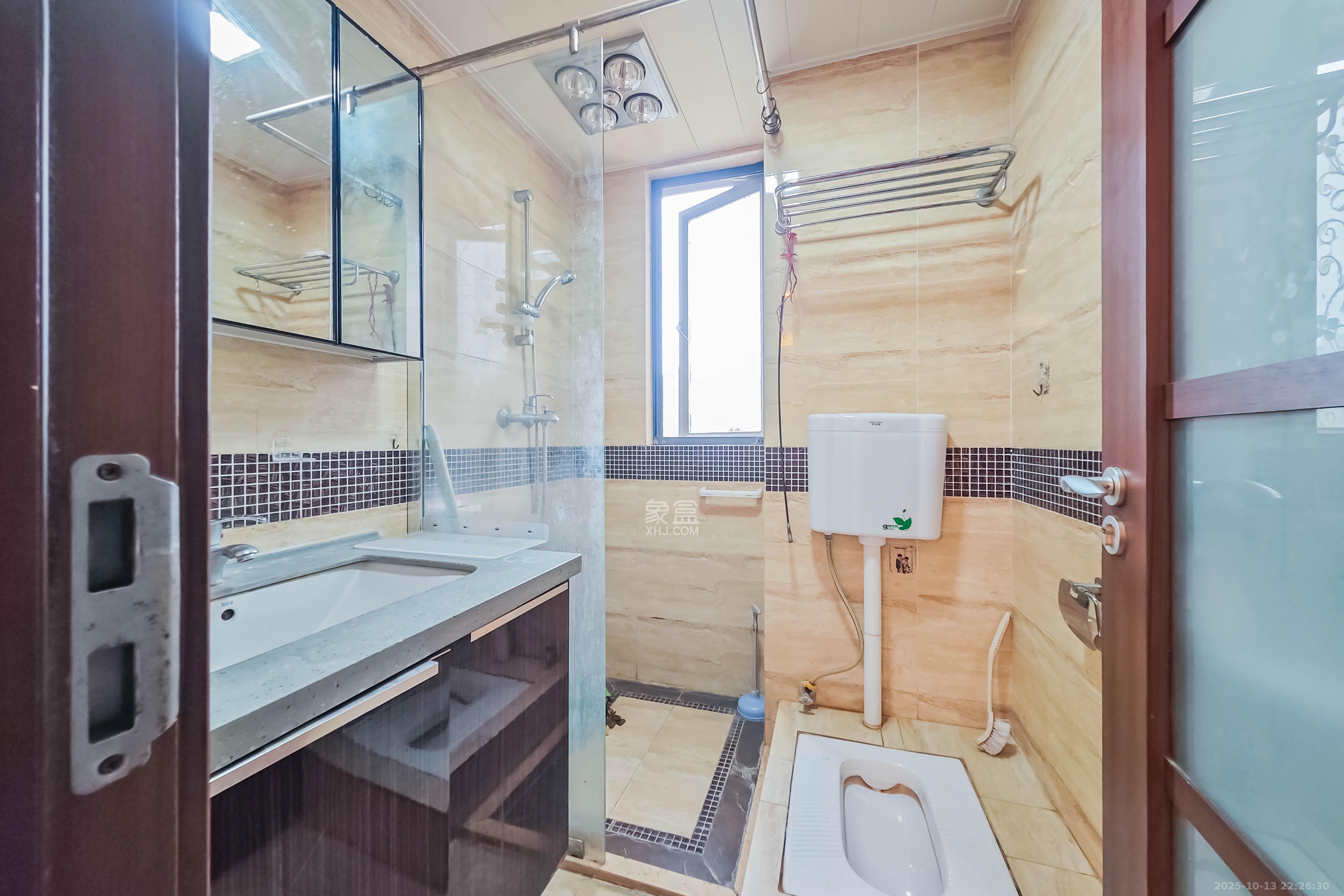 万科金域华府三四期  1室2厅1卫    75.0万其他