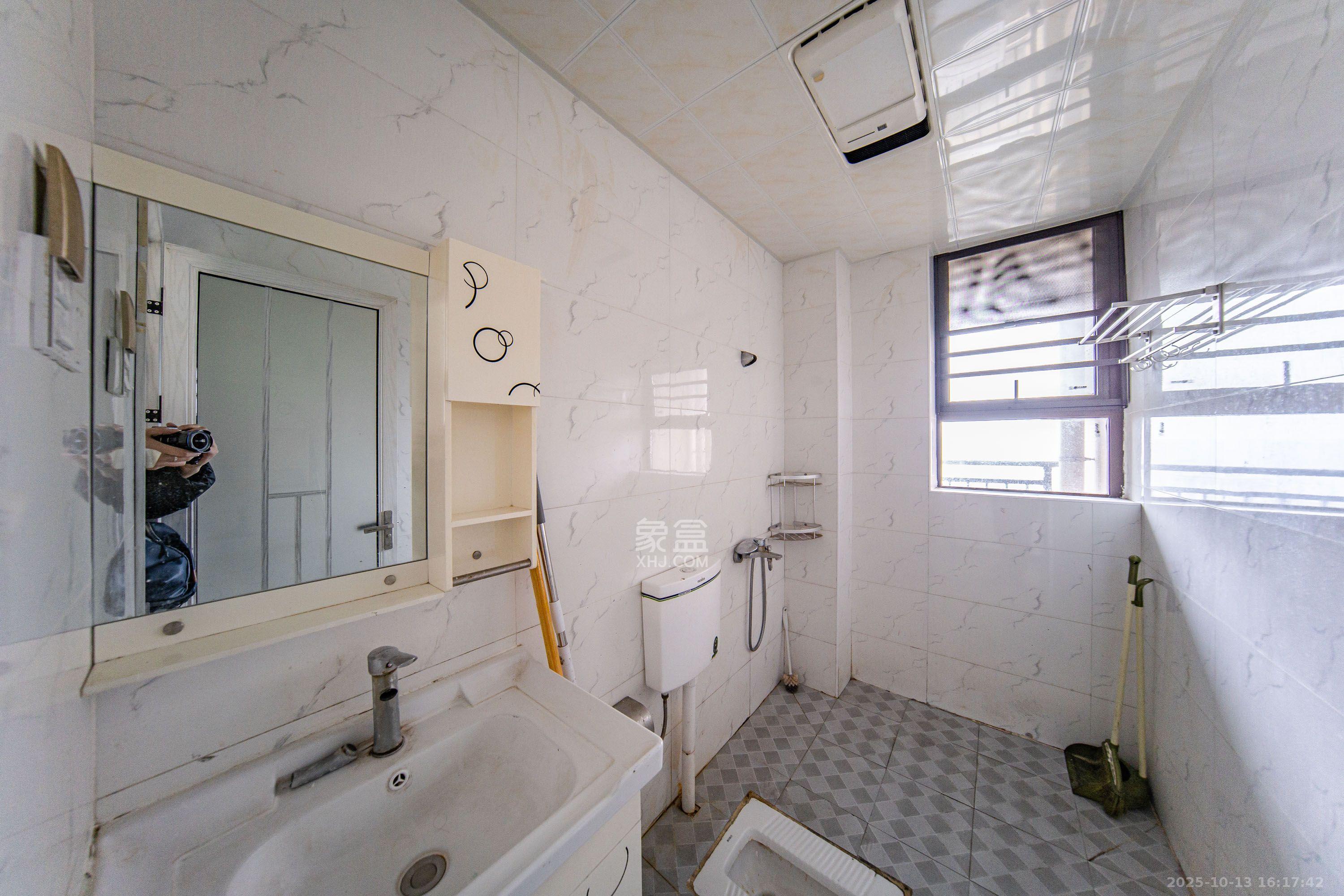 洋湖18克拉(旷远洋湖18克拉) 4室2厅2卫 3000.0元/月 洋湖18克拉(旷远洋湖18克拉) 4室2厅2卫 3000.0元/月室内图