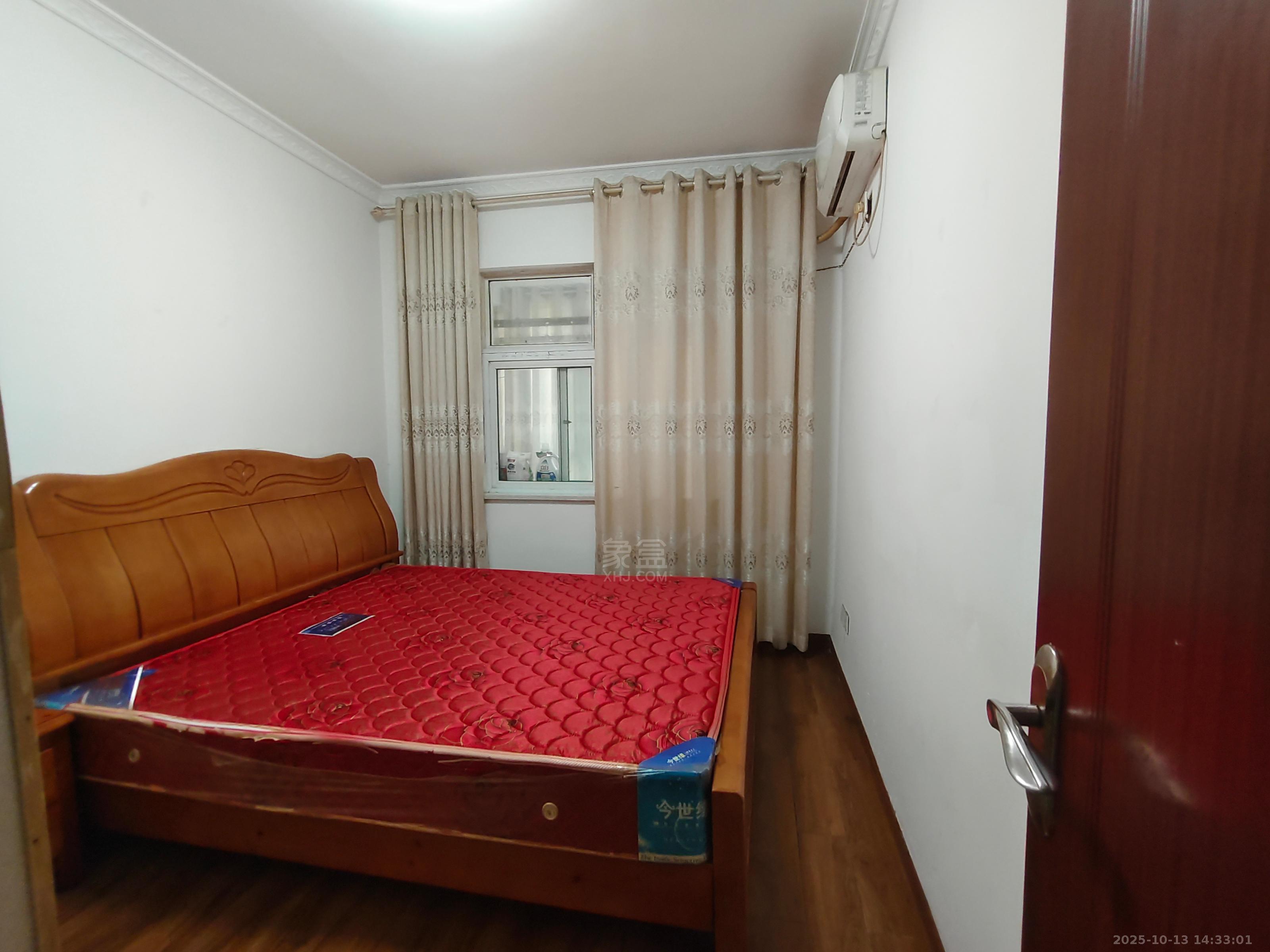 御景龙湾 4室2厅2卫 1880.0元/月 御景龙湾 4室2厅2卫 1880.0元/月室内图