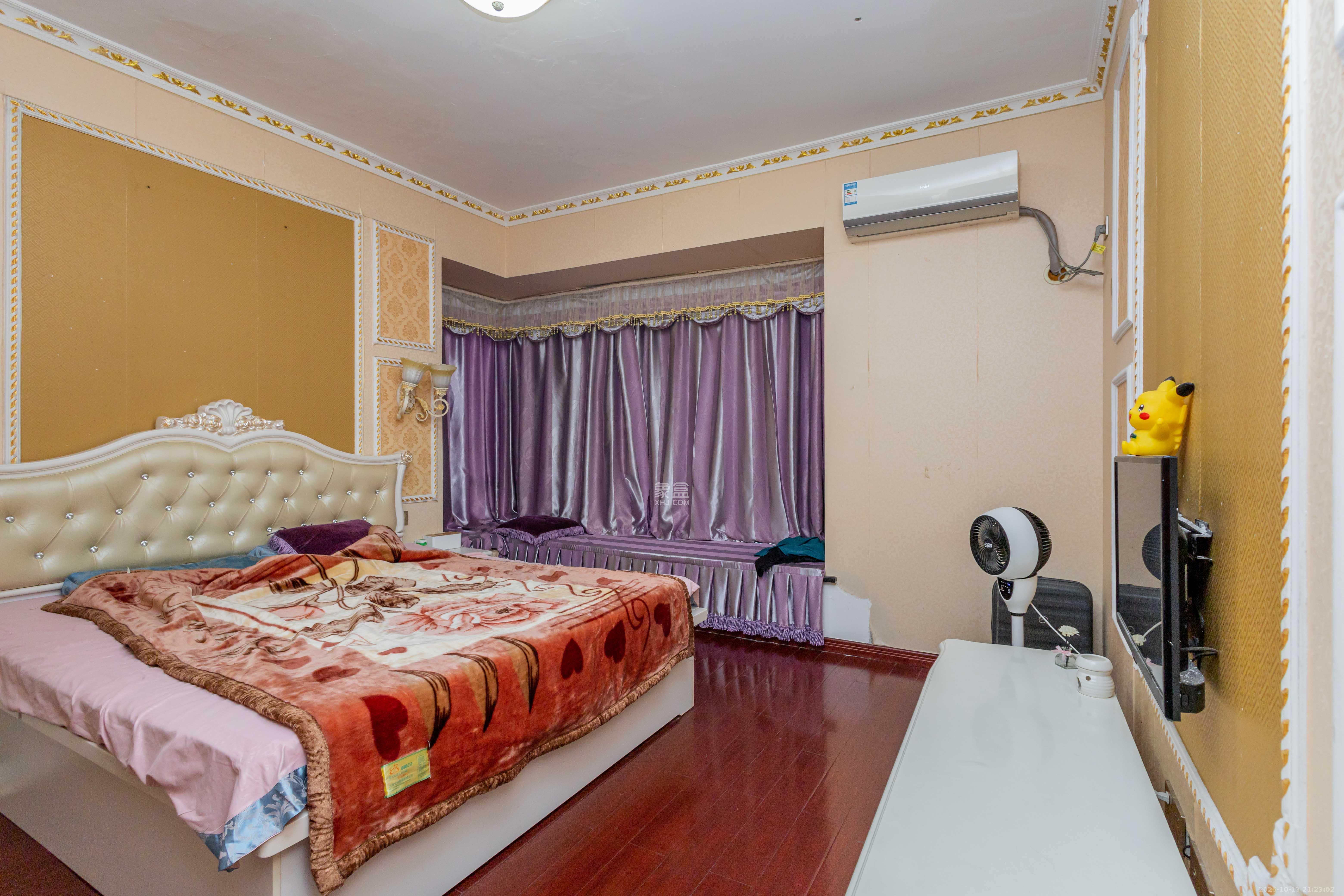 辉煌国际城一期 4室2厅2卫 149.0万 辉煌国际城一期 4室2厅2卫 149.0万卧室