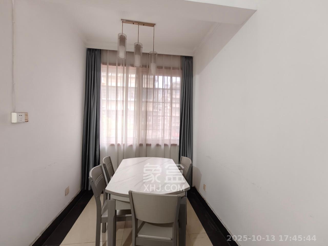 新桥沁园(银港农贸市场) 2室2厅1卫 1700.0元/月 新桥沁园(银港农贸市场) 2室2厅1卫 1700.0元/月室内图