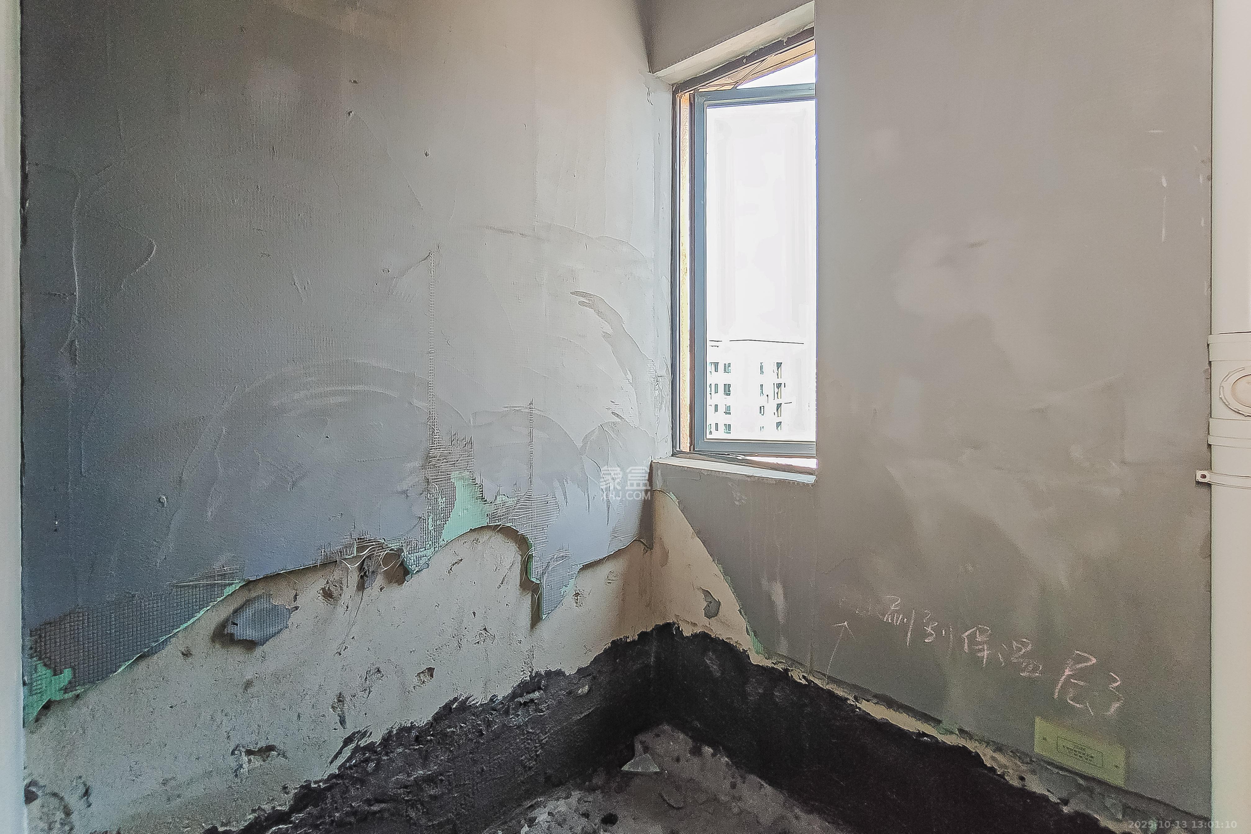 建发中央公园(建发美地) 6室2厅3卫 360.0万 建发中央公园(建发美地) 6室2厅3卫 360.0万卫生间