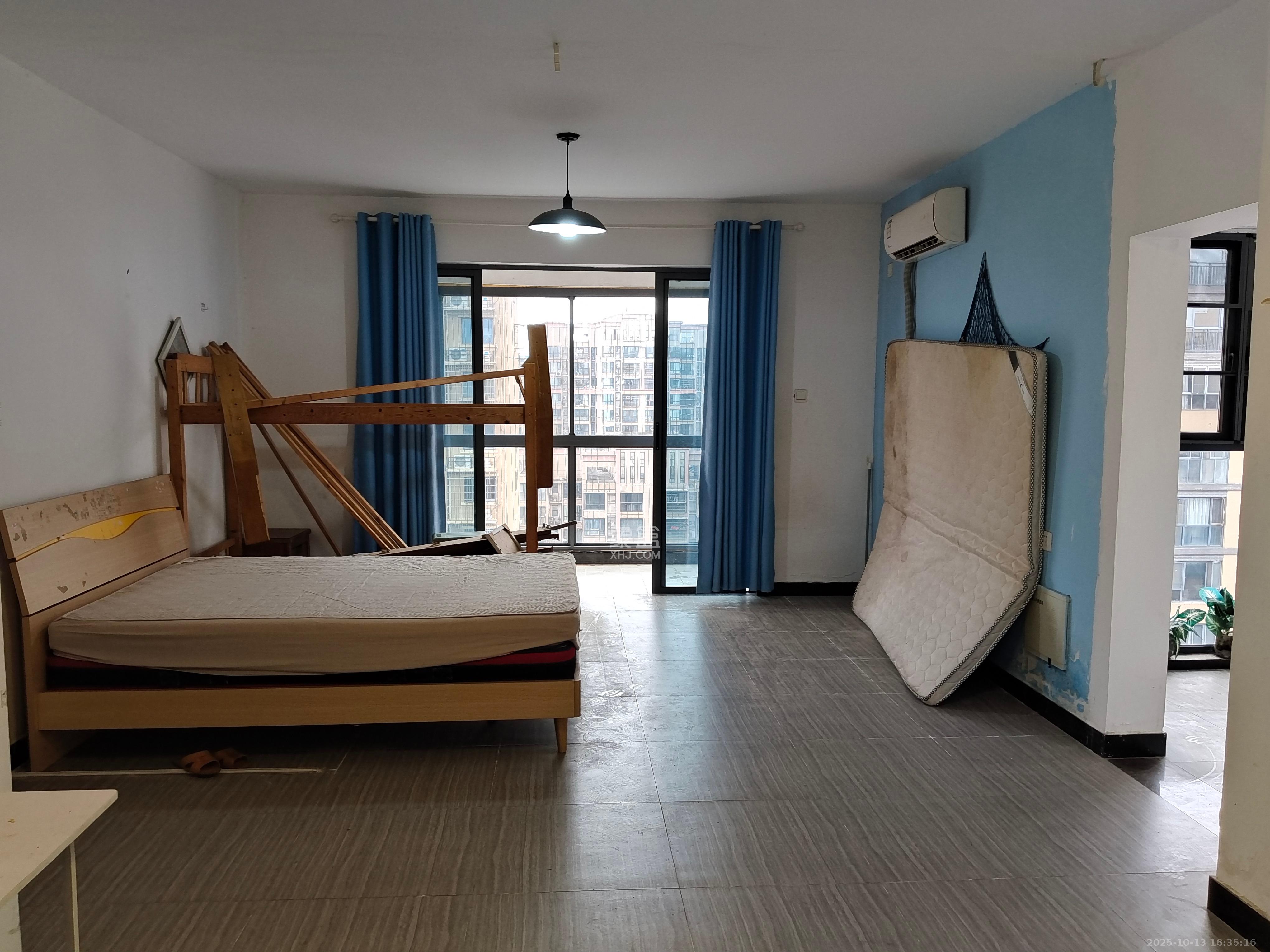 鑫远御文台二期 1室1厅1卫 2800.0元/月 鑫远御文台二期 1室1厅1卫 2800.0元/月室内图