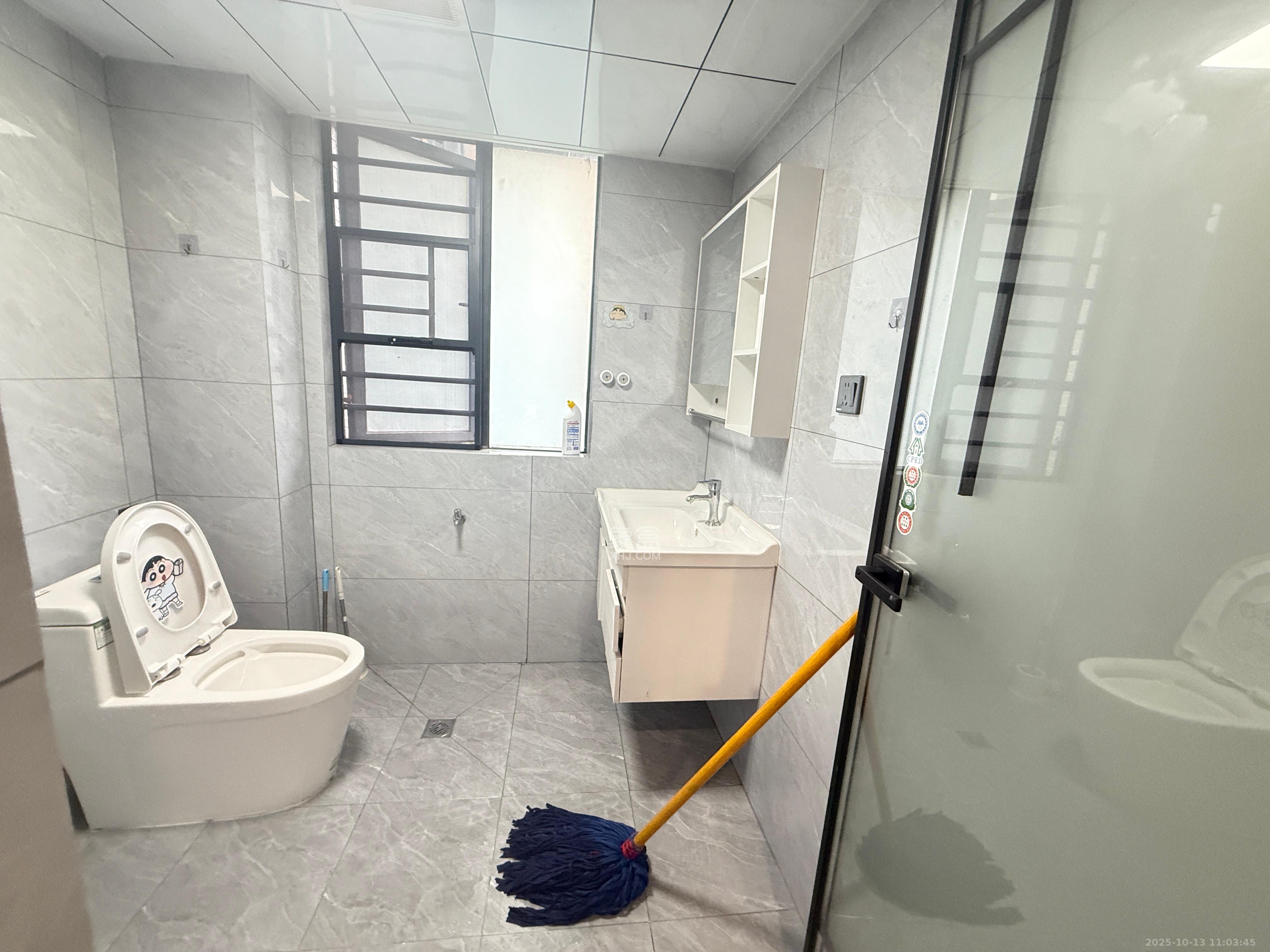 金水湾 4室2厅1卫 1800.0元/月 金水湾 4室2厅1卫 1800.0元/月室内图