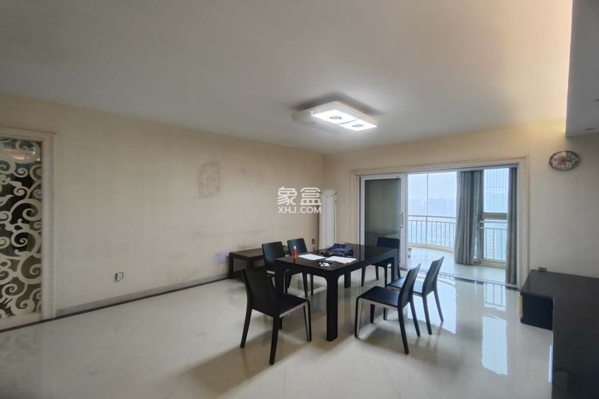 华苑阁 4室2厅2卫 2500.0元/月 华苑阁 4室2厅2卫 2500.0元/月室内图