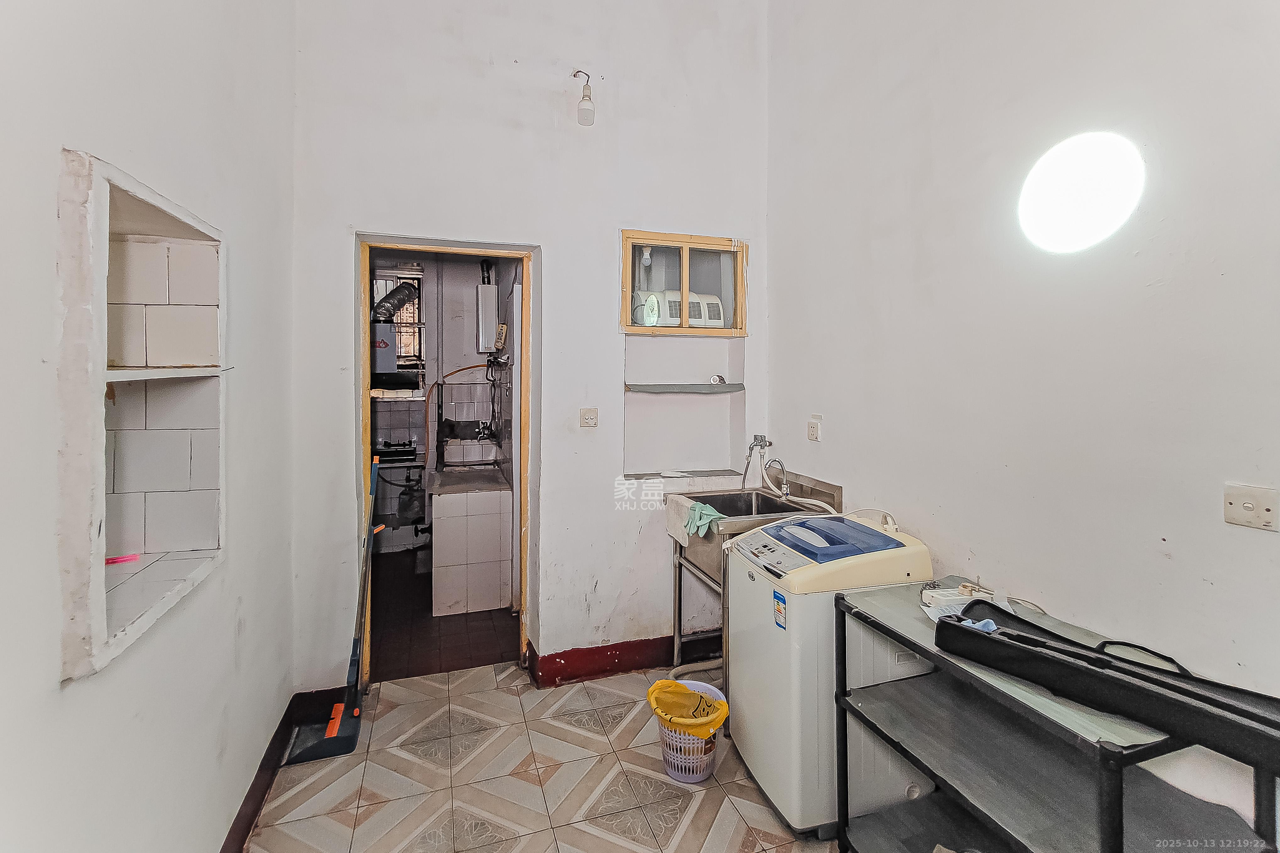 长沙理工大学东院西院  3室2厅1卫    49.8万 长沙理工大学东院西院  3室2厅1卫    49.8万客厅