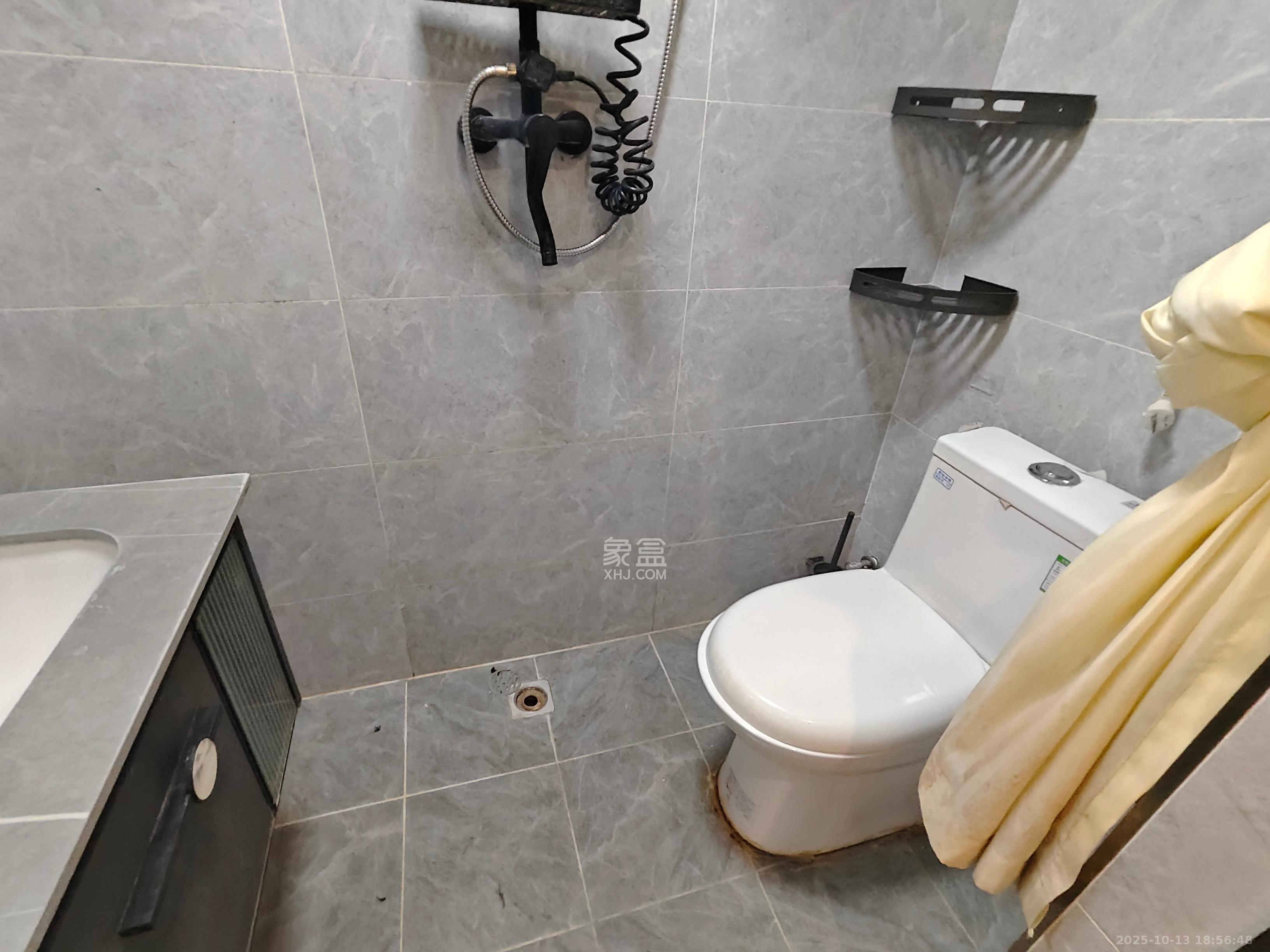 保利天禧EF区  1室1厅1卫    1700.0元/月 保利天禧EF区  1室1厅1卫    1700.0元/月室内图